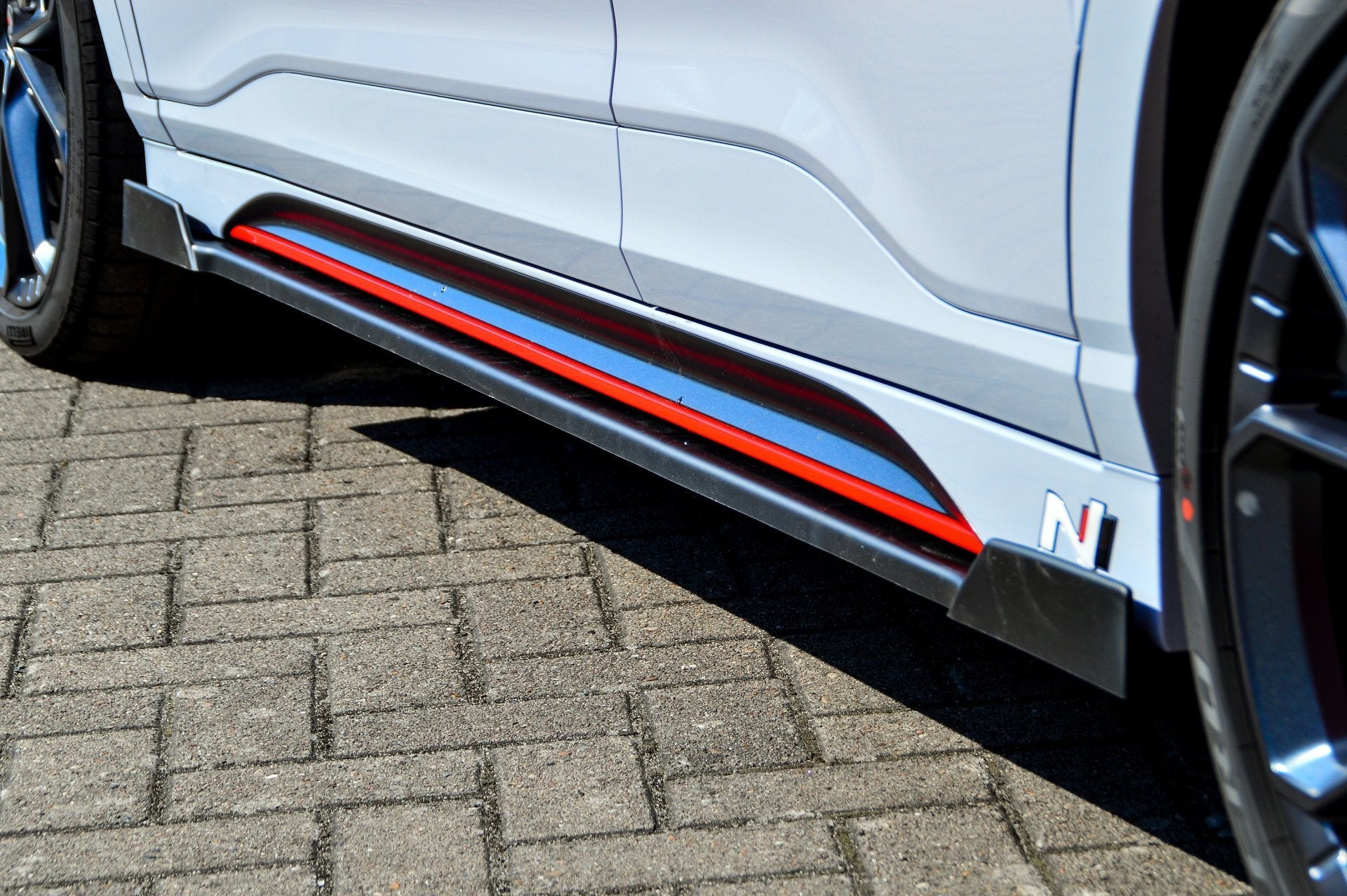 Cup Seitenschweller mit Wing vorne und hinten passend für Hyundai Kona N + N-Line