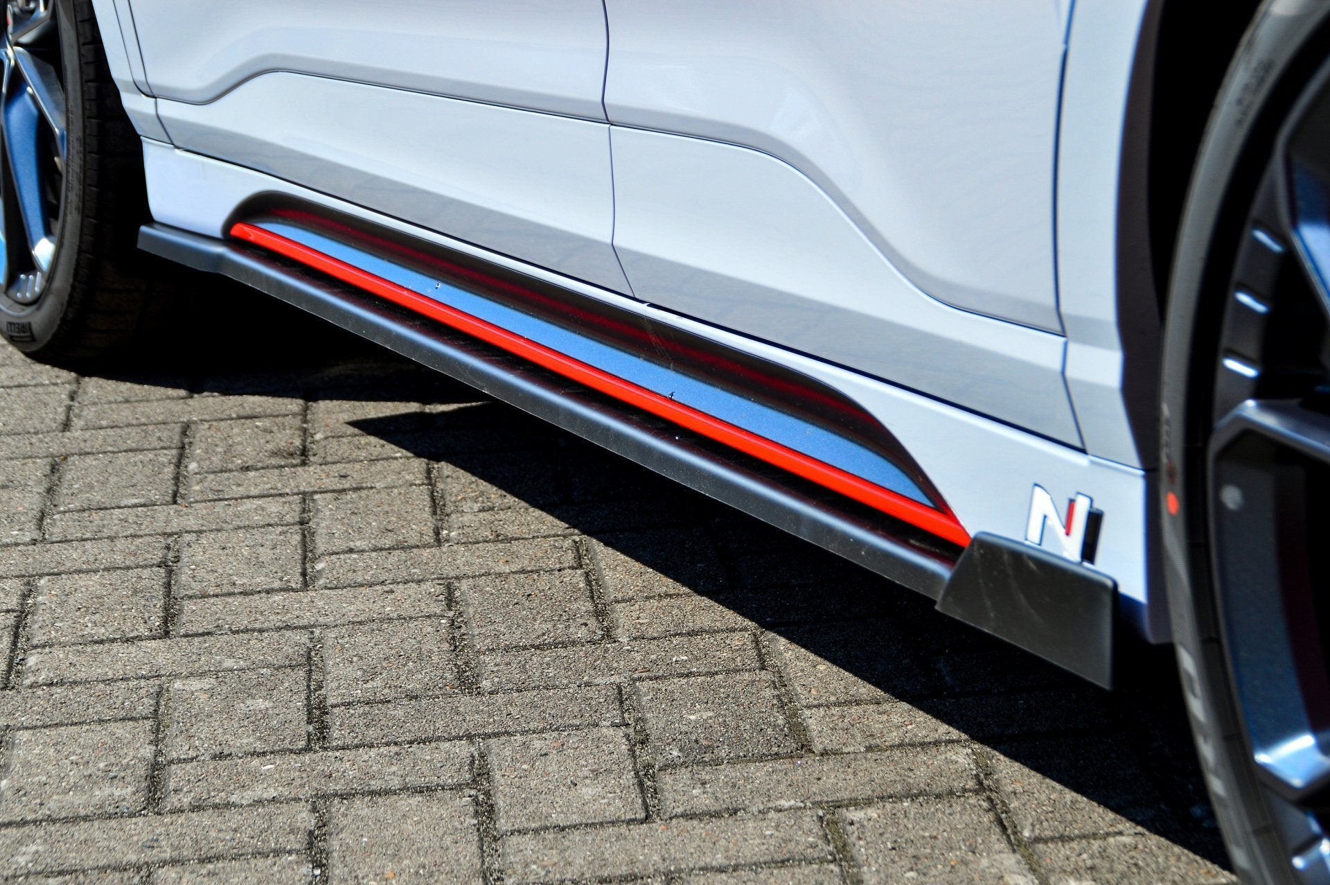 Cup Seitenschweller mit Wing hinten passend für Hyundai Kona N + N-Line