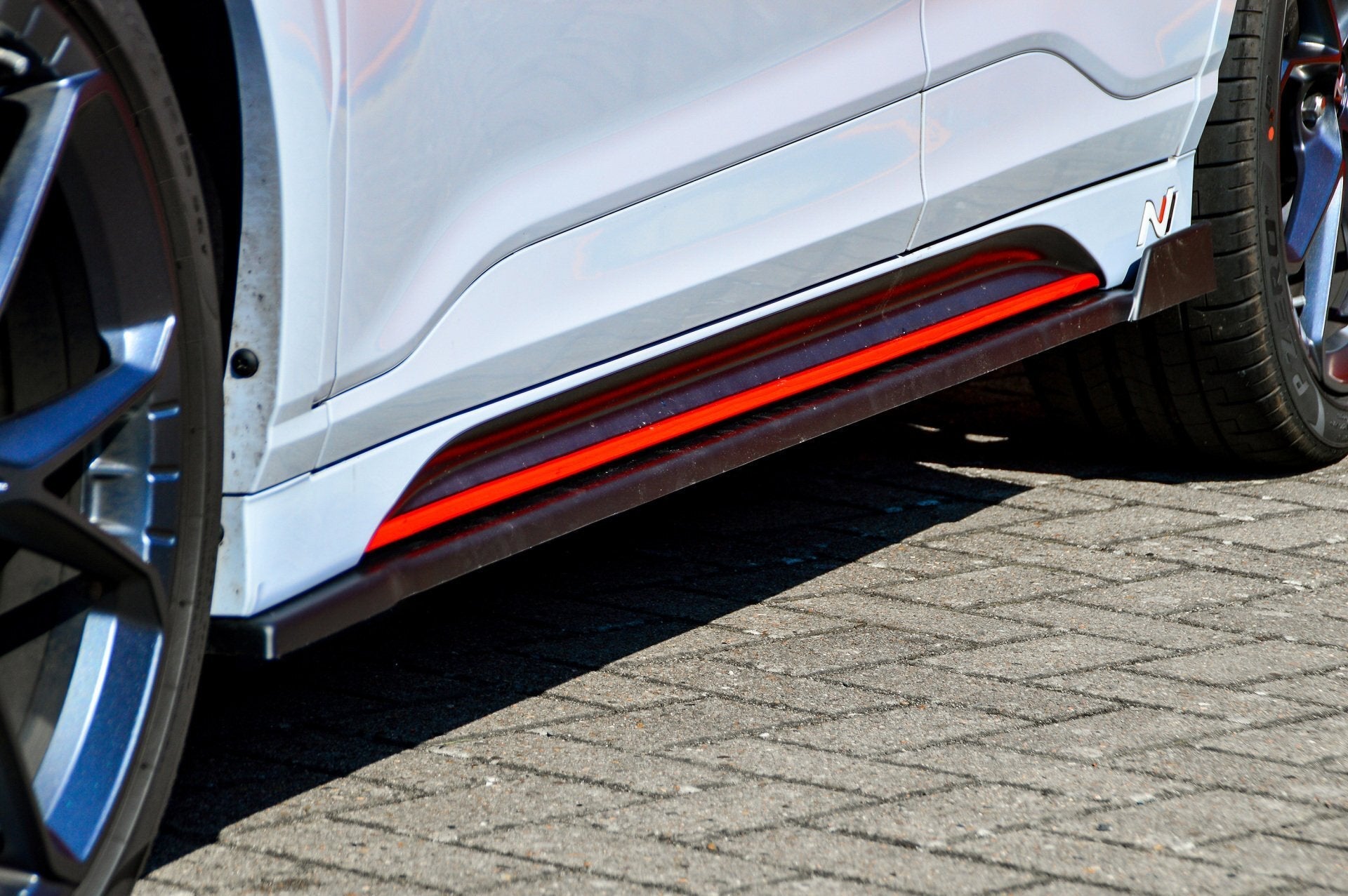 Cup Seitenschweller mit Wing hinten passend für Hyundai Kona N + N-Line