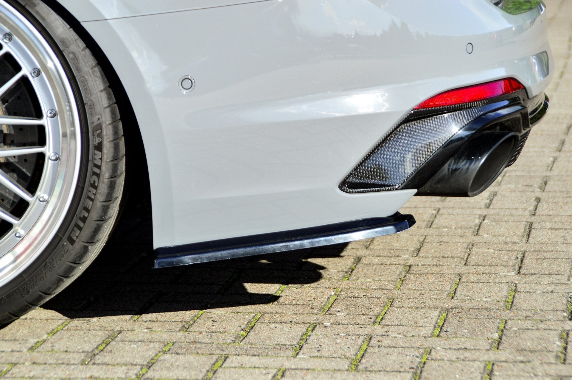 Heckansatz Seitenteile aus ABS passend für Audi RS4 B9