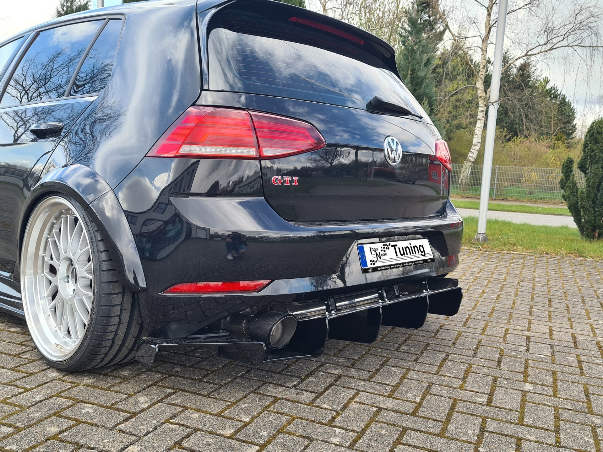 Gefräster Heckansatz mit Seitenteilen passend für VW Golf 7 GTI Facelift