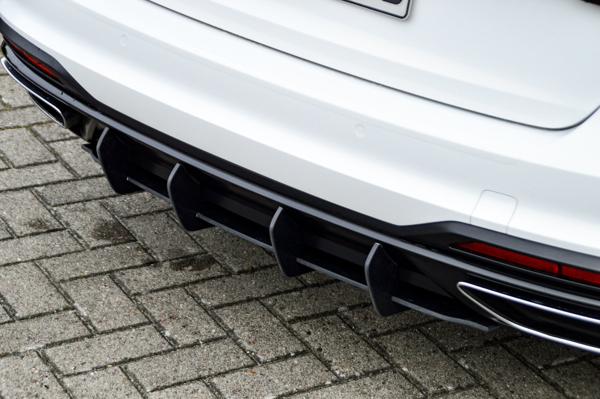 Gefräster Heckansatz aus ABS passend für Audi A4 B9 Avant Facelift
