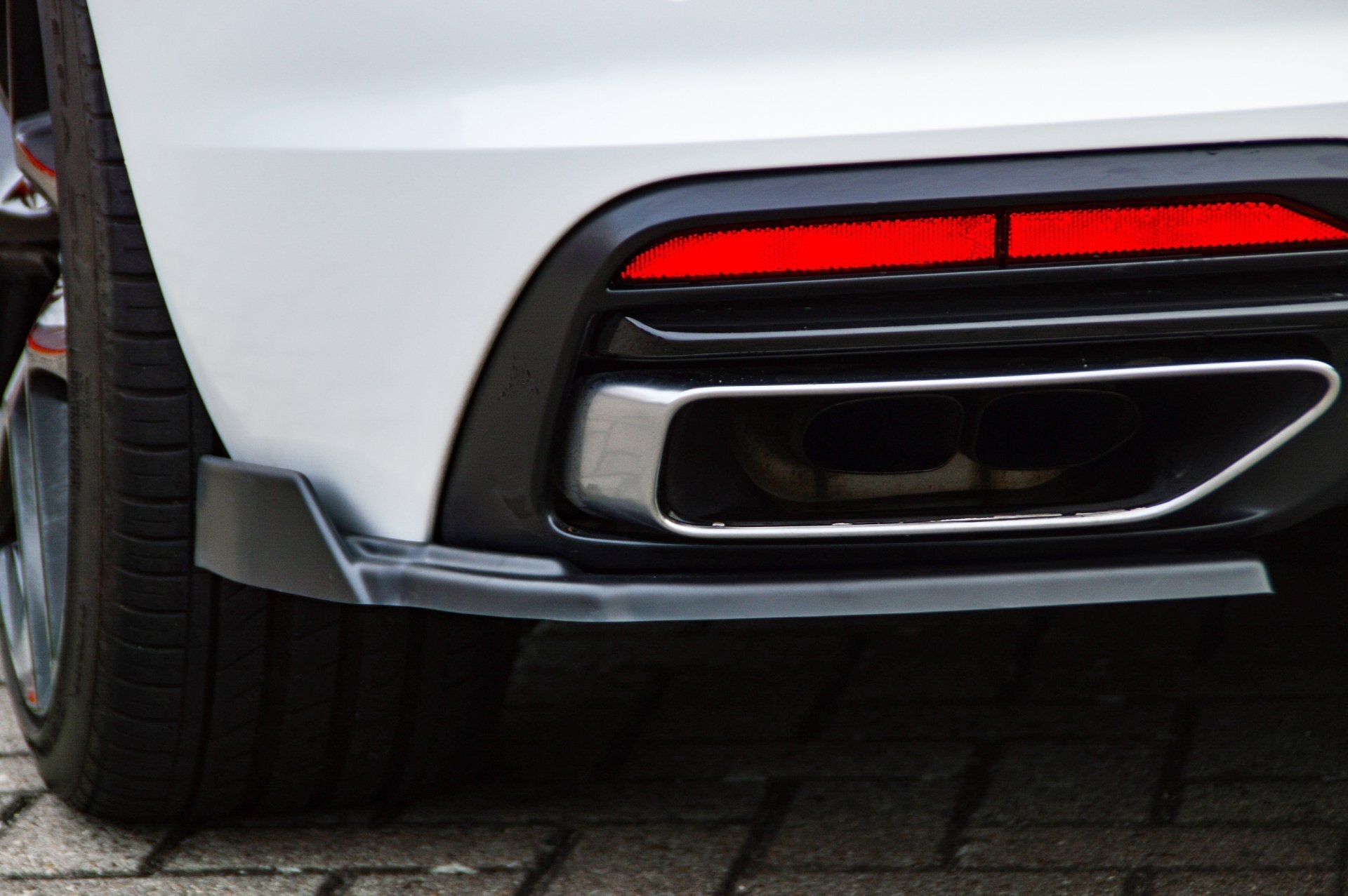 Heckansatz Seitenteile mit Wings passend für Audi A4 B9