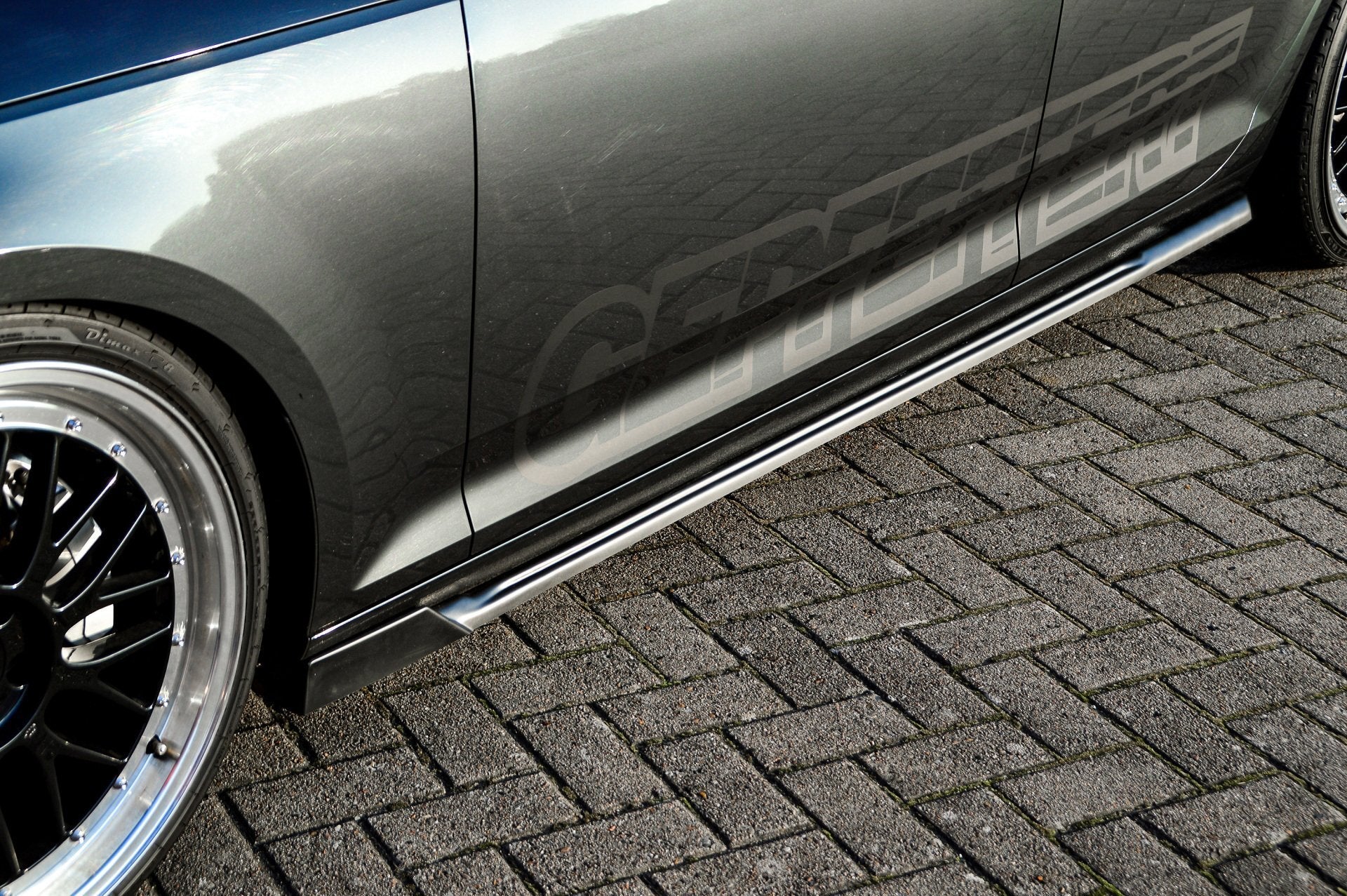 Cup Seitenschweller mit Wings vorne passend für Audi A4 B9