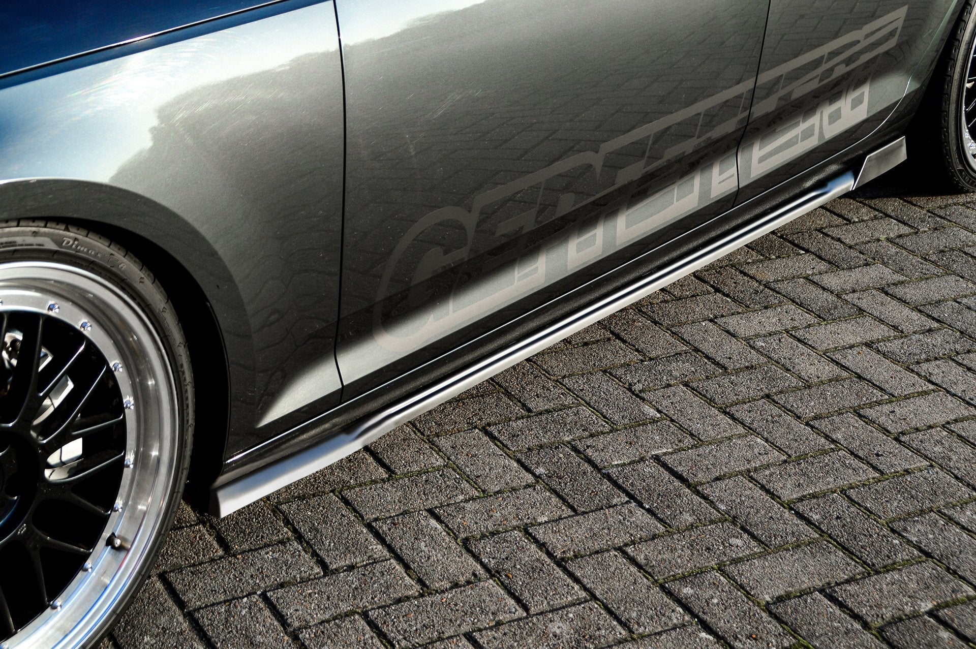 Cup Seitenschweller mit Wings hinten passend für Audi A4 B9