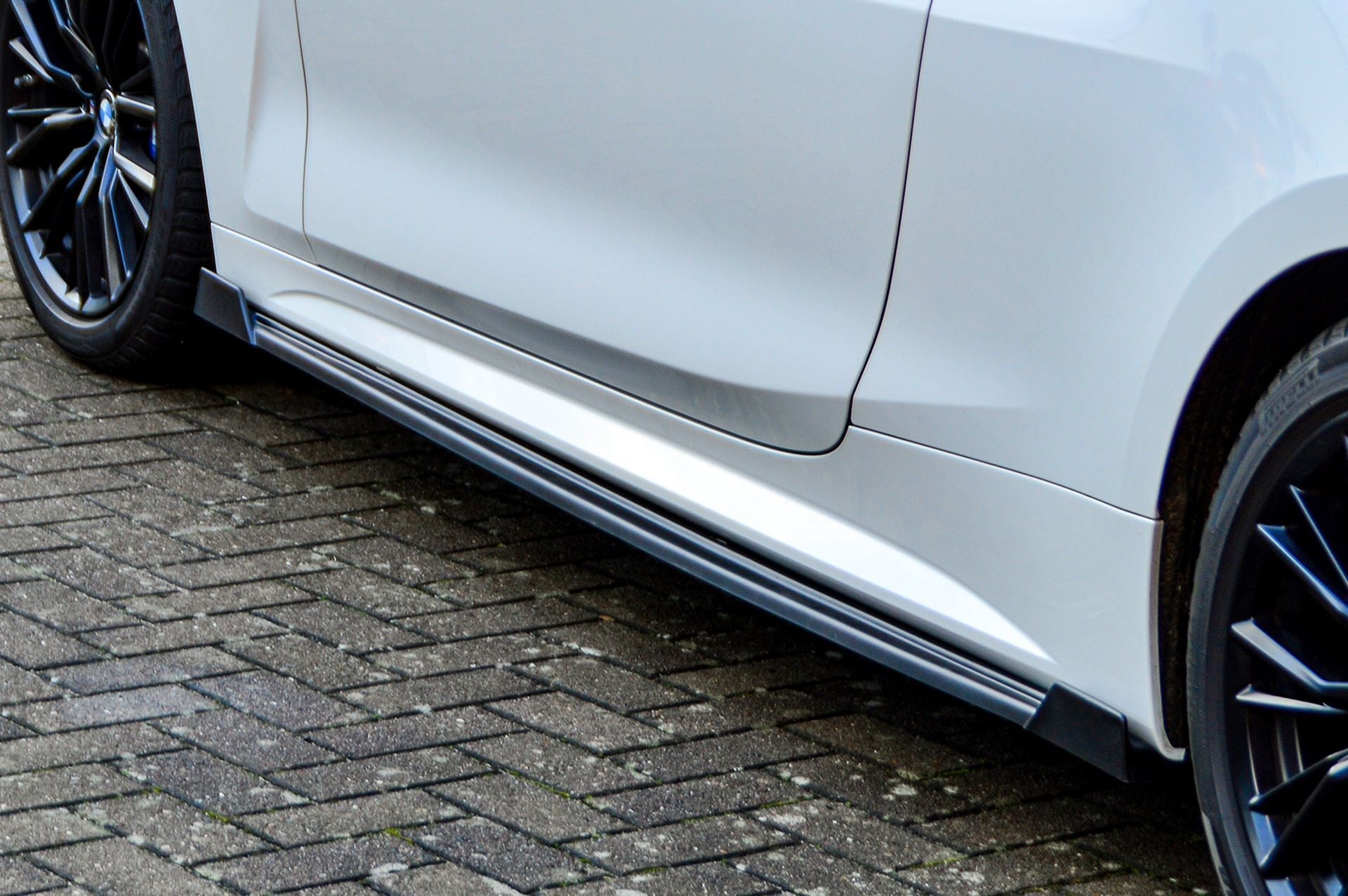 Cup Seitenschweller mit Wings vorne + hinten passend für BMW 4er G22 G23