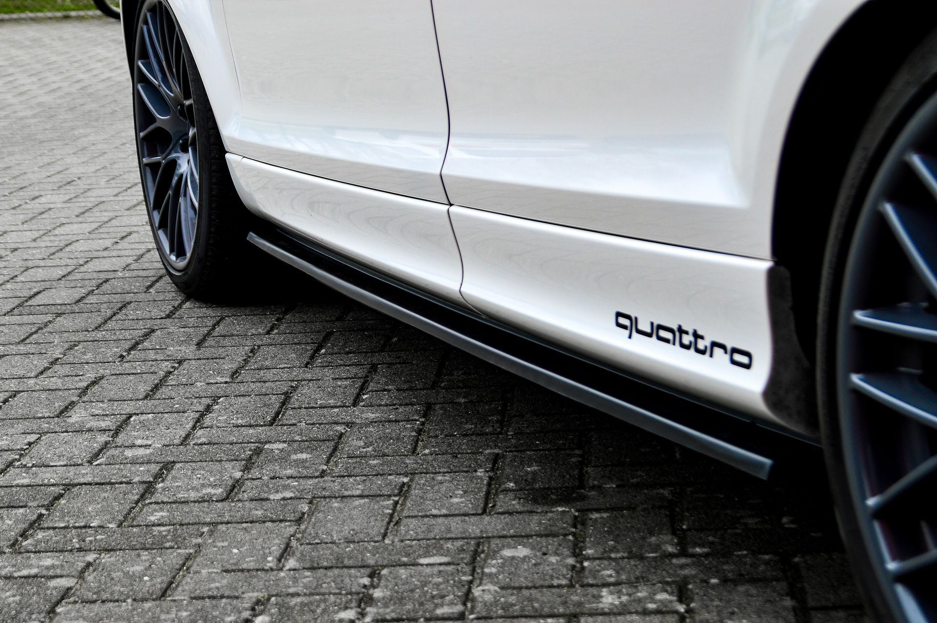 Cup Seitenschweller Satz passend für Audi Q7 4L mit S-Line aus ABS