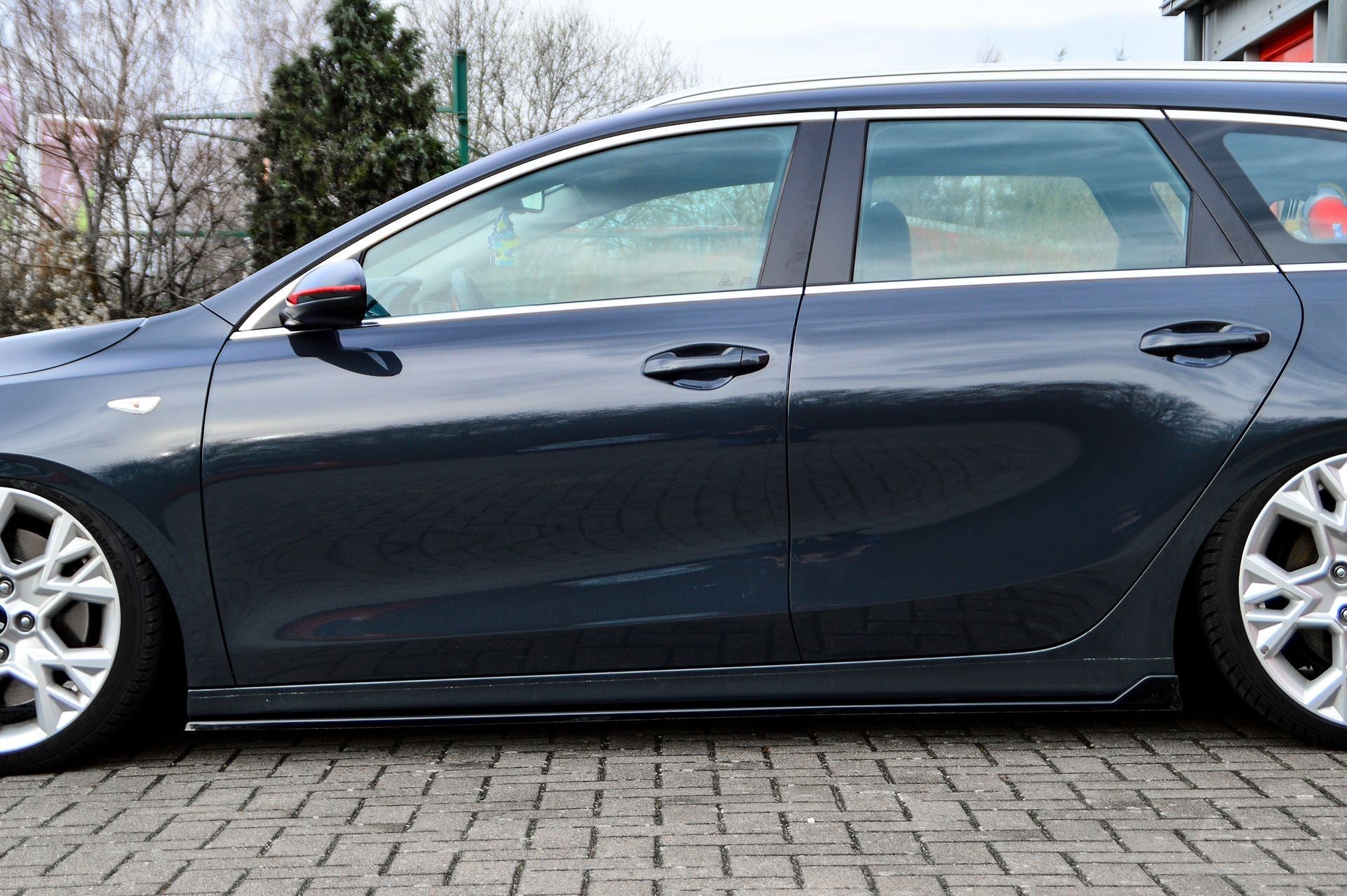 Seitenschweller mit Wing hinten passend für Kia Ceed GT