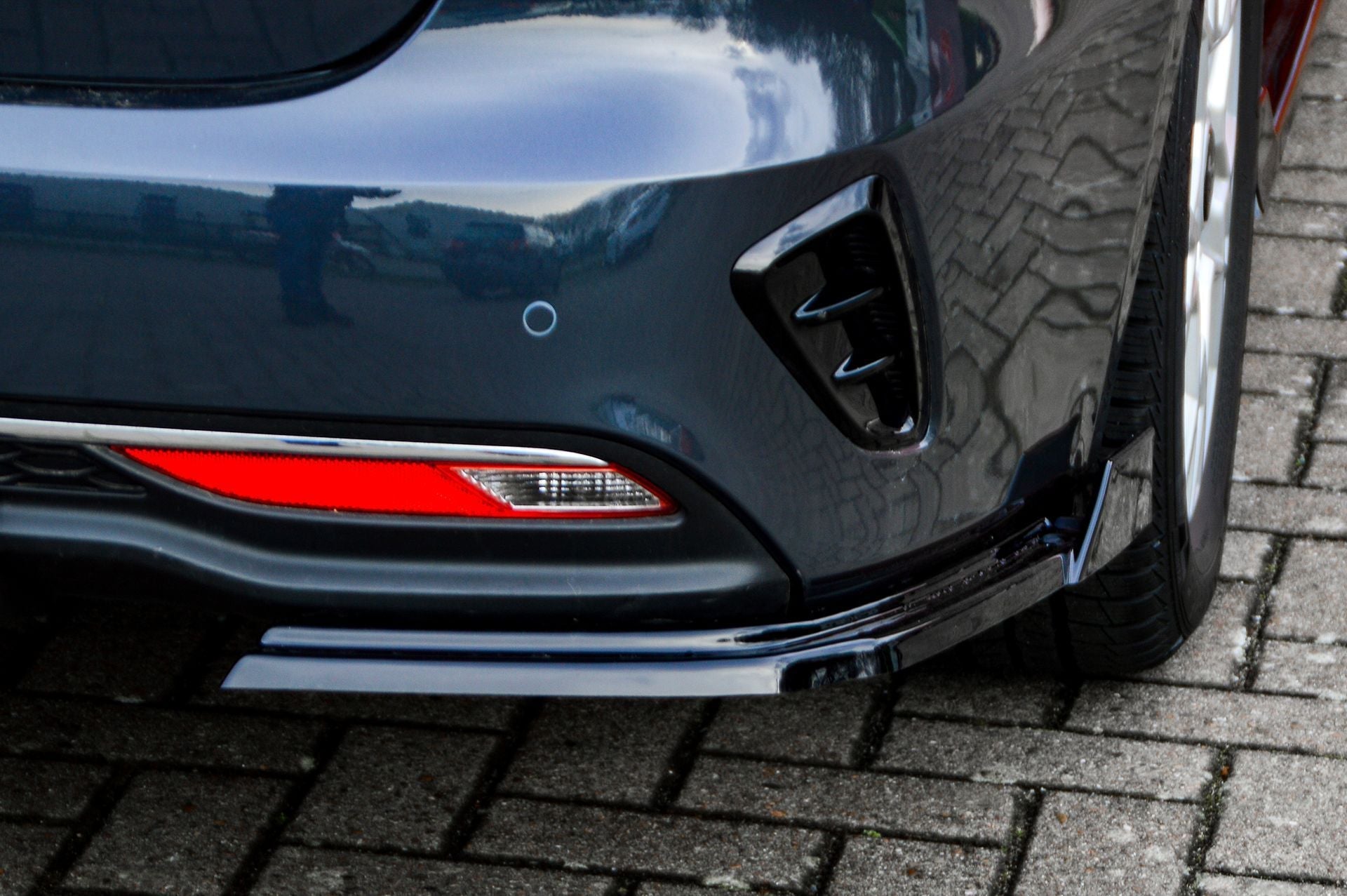 Heckdiffusor Seitenteile mit Wing passend für Kia Ceed CD SW