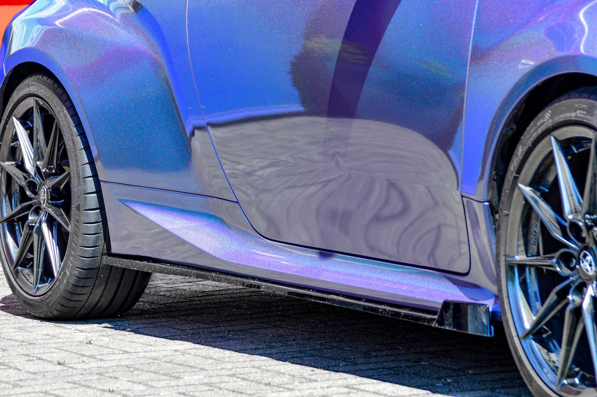 Seitenschweller mit Wings vorne passend für Toyota GR Yaris