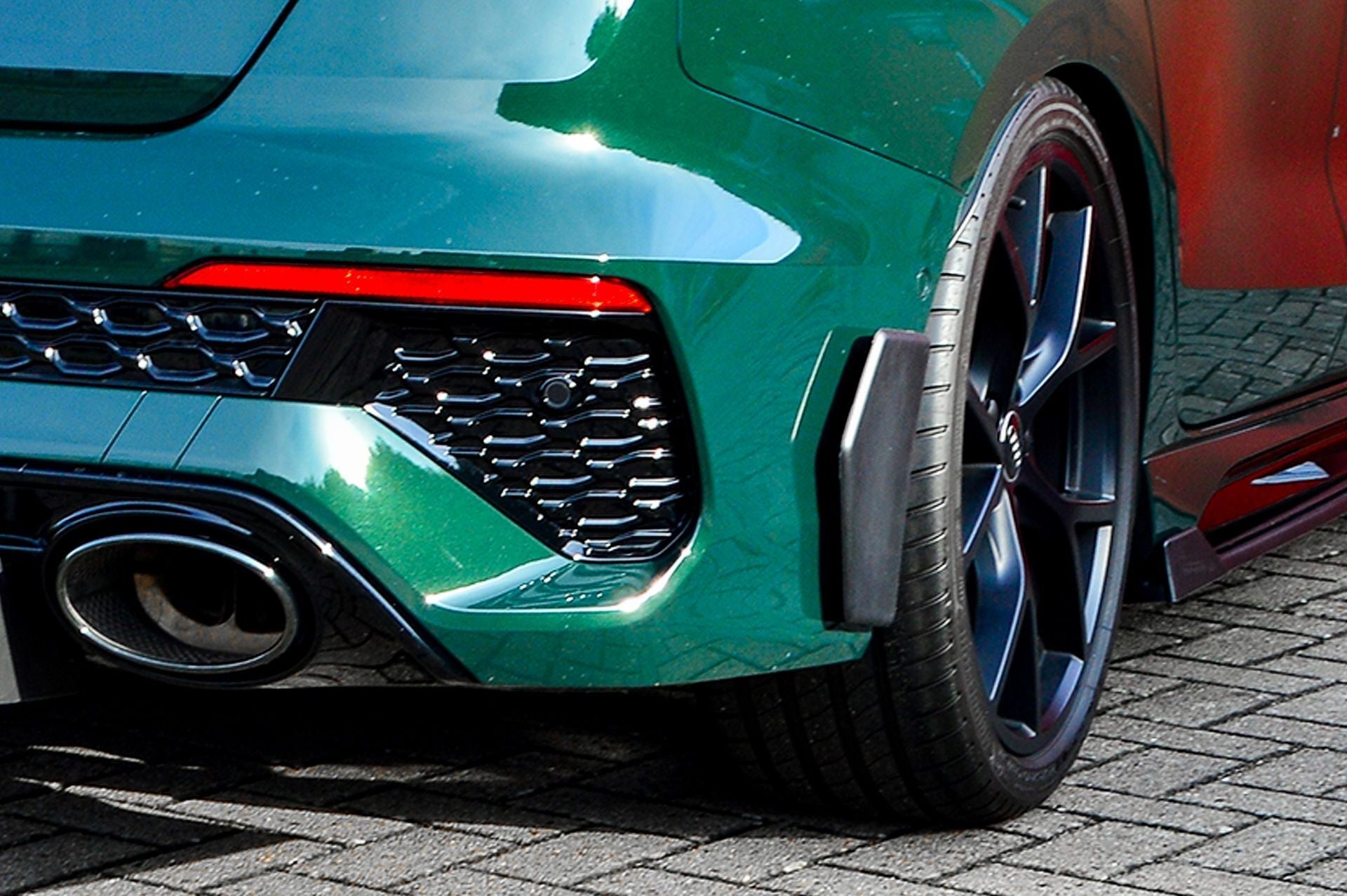 Hintere Seiten Flaps Flicks Satz aus ABS Kunststoff passend für Audi RS3 8Y Limousine