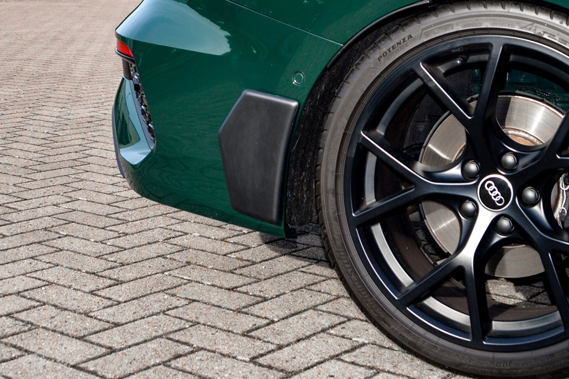 Hintere Seiten Flaps Flicks Satz aus ABS Kunststoff passend für Audi RS3 8Y Limousine