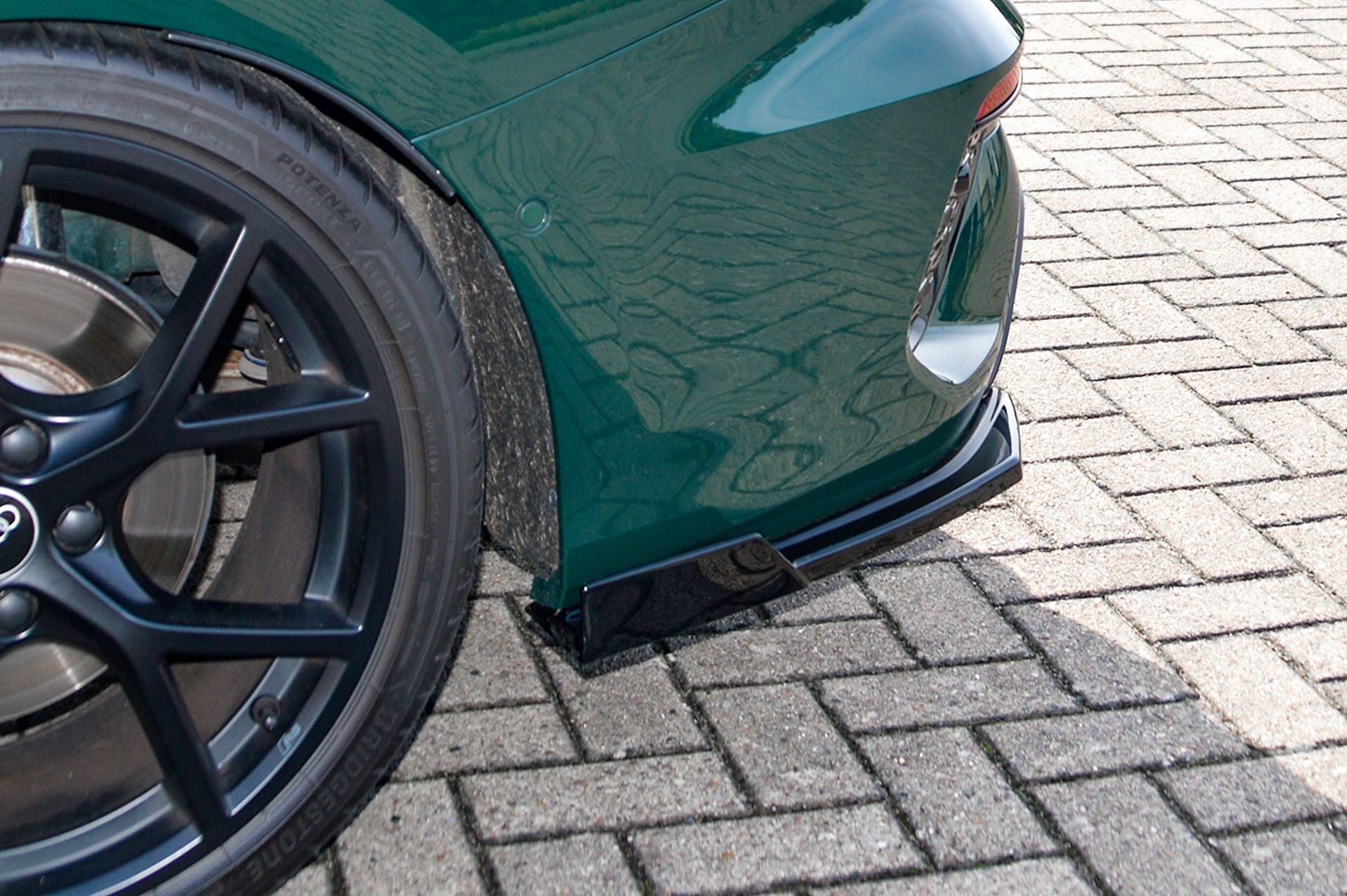 Heckansatz Diffusor Seitenteile mit Wings passend für Audi RS3 8Y Limousine