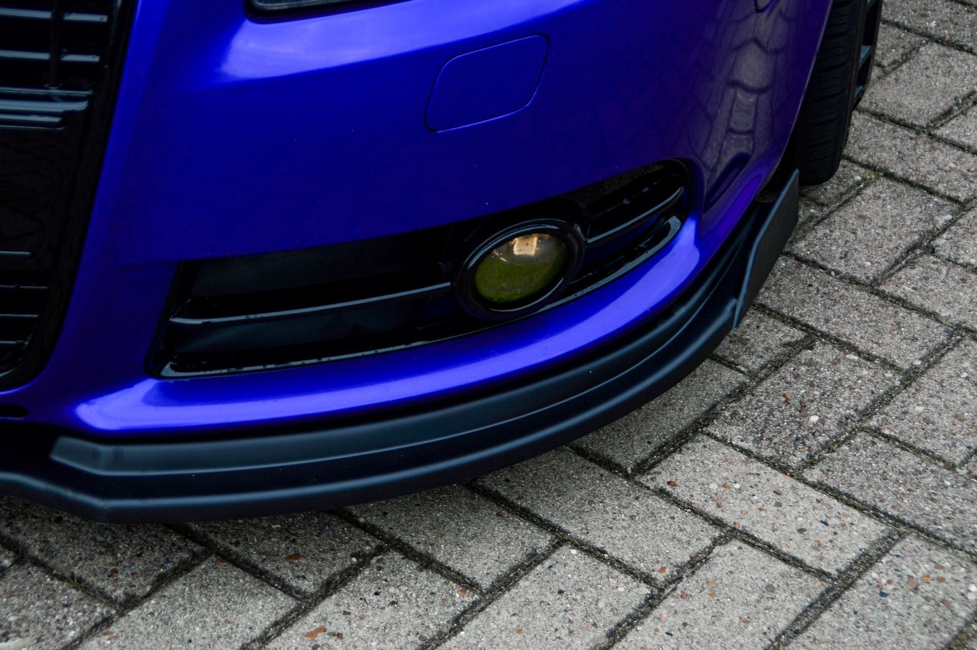 Cup Frontspoilerlippe mit Wings passend für Audi A4+S4 B7 Avant S-Line