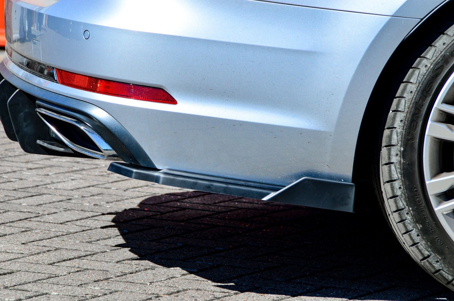 Heckansatz Seitenteile mit Wings passend für Audi A4 B9 Avant 05/2019