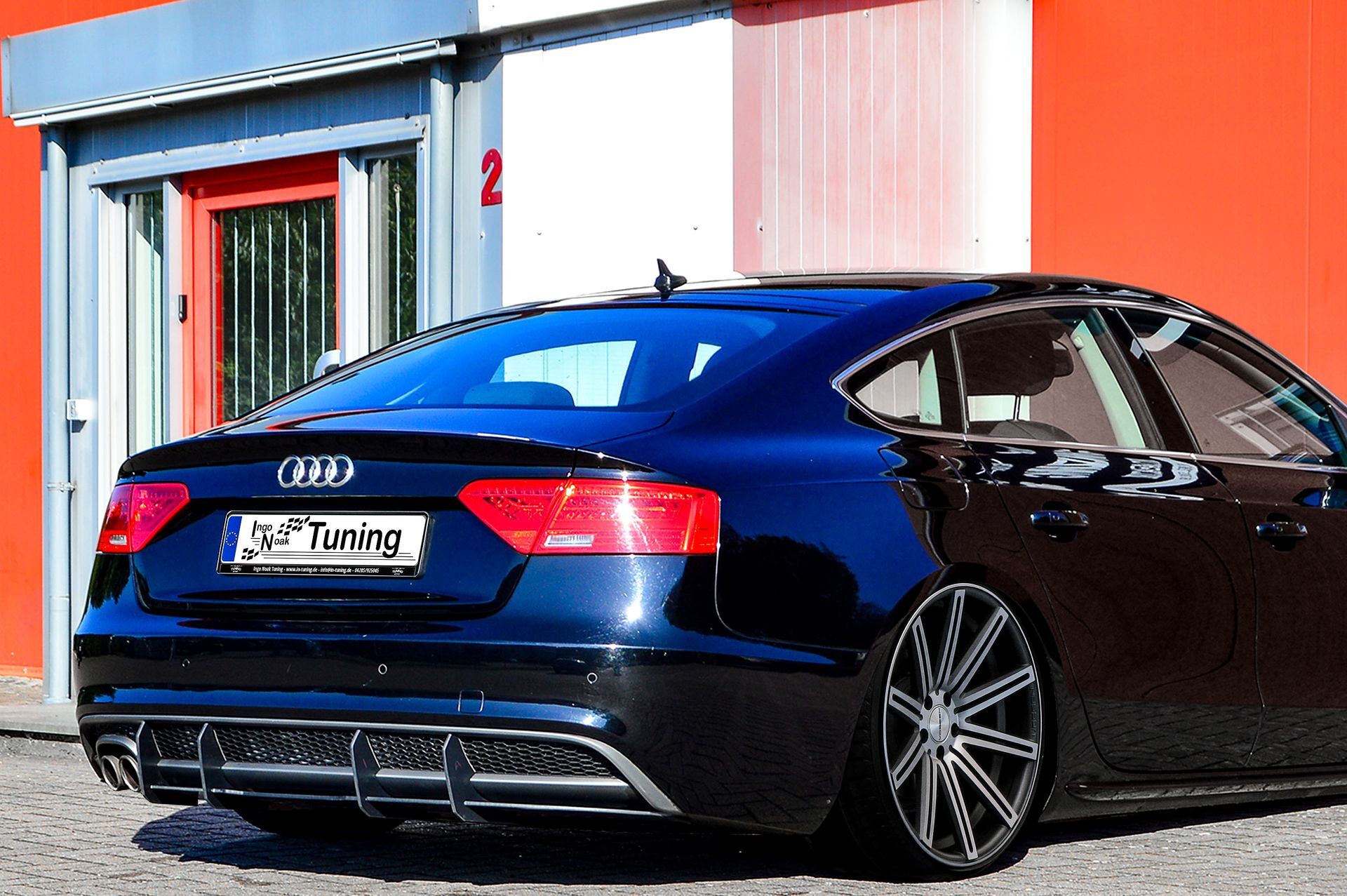 Gefräster Heckansatz passend für Audi A5 B8 Facelift mit S-Line Diffusor und Endrohr links