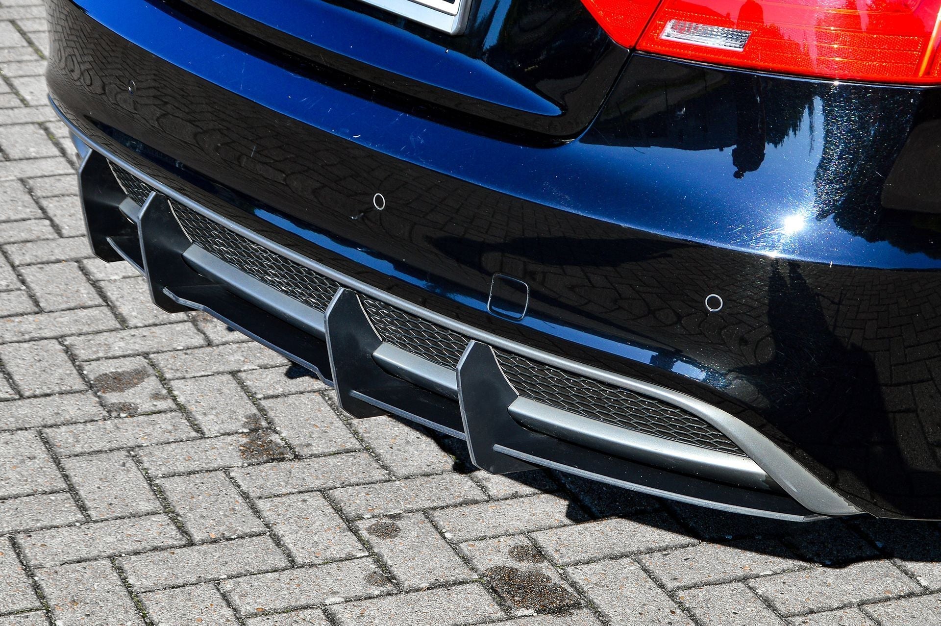 Gefräster Heckansatz passend für Audi A5 B8 Facelift mit S-Line Diffusor und Endrohr links