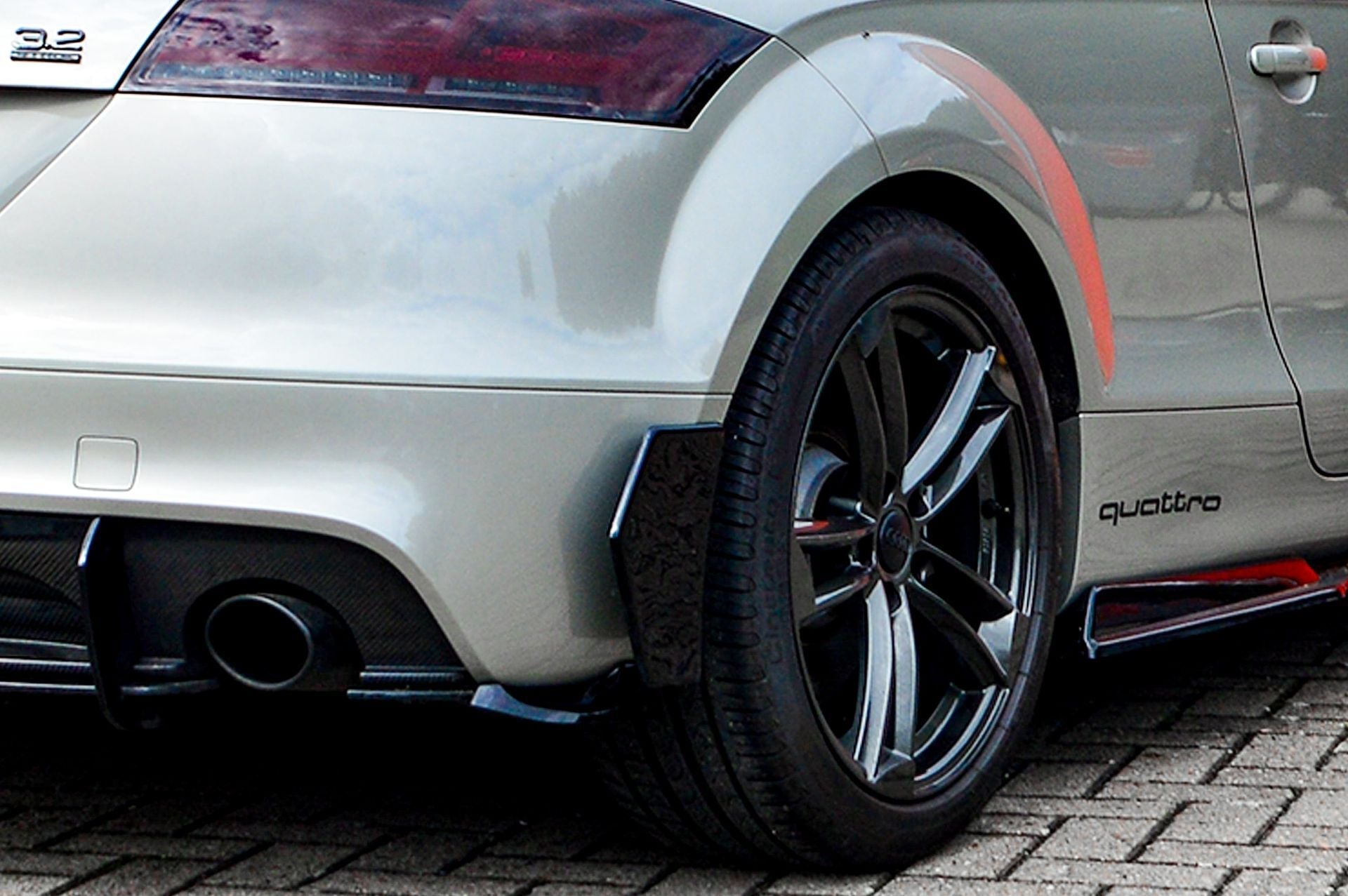 Hintere Seiten Flaps aus ABS passend für Audi TT 8J S-Line Competition
