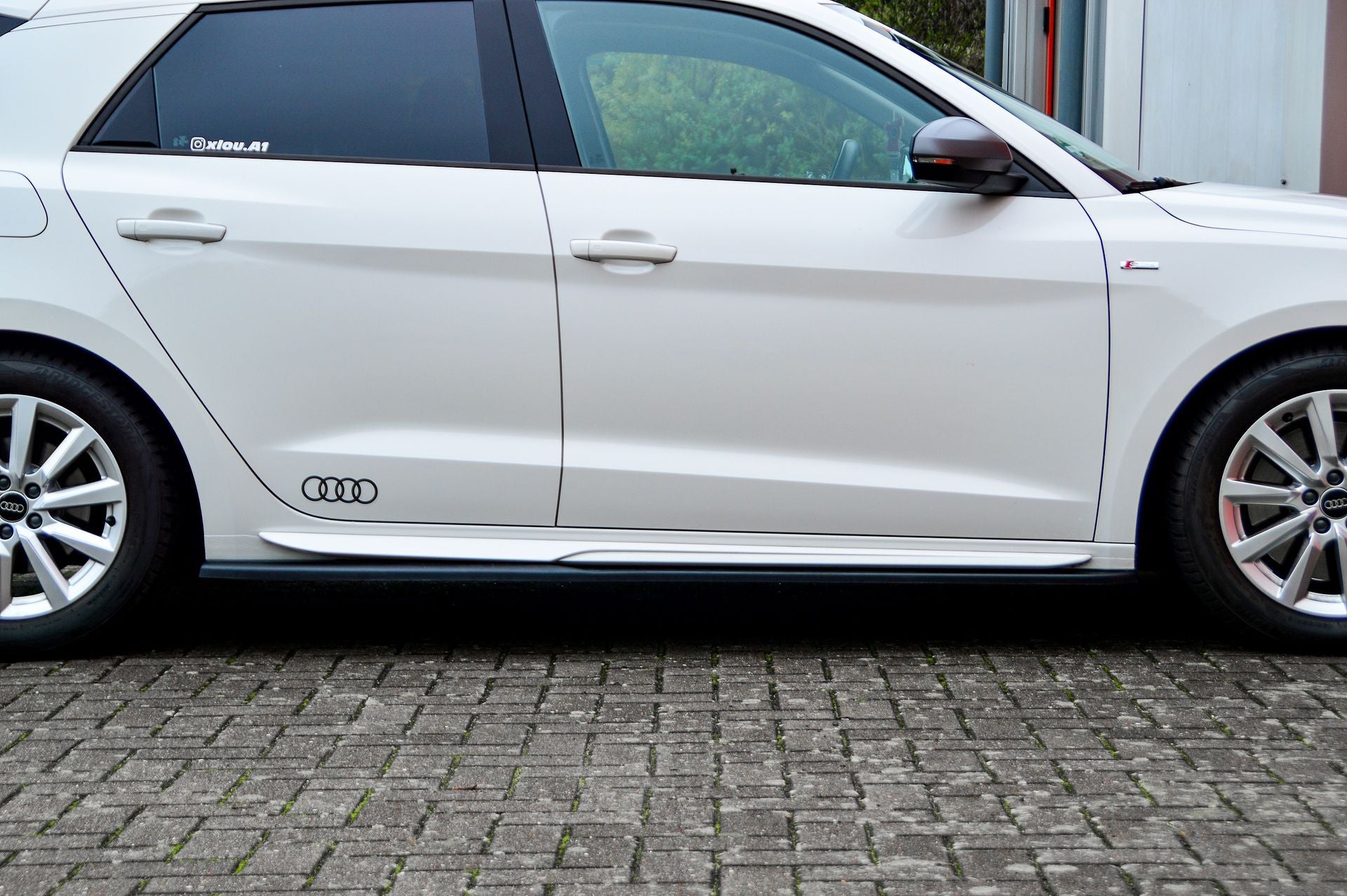 Cup Seitenschweller aus ABS passend für Audi A1 GB Sportback S-Line