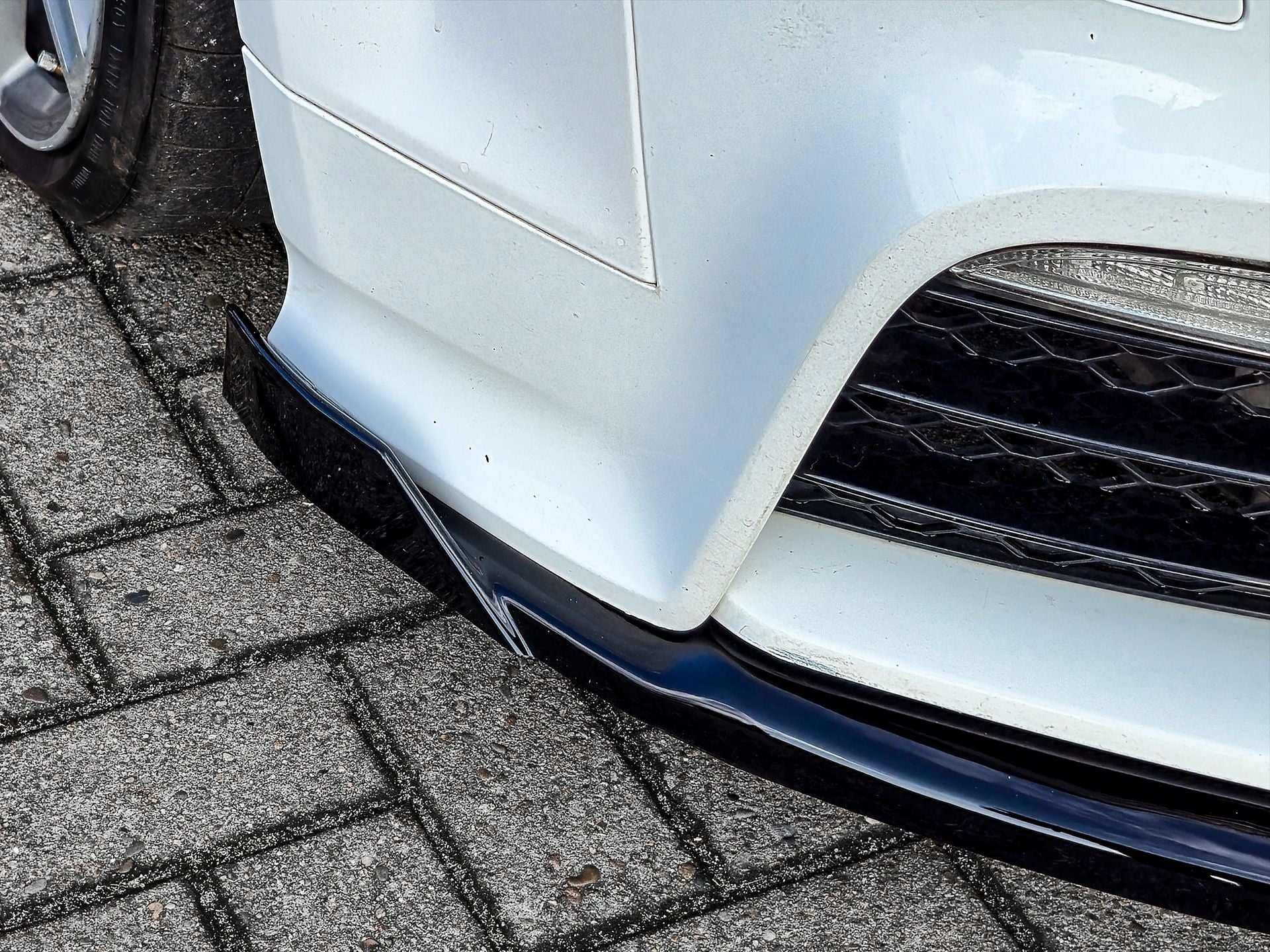 Cup Frontspoilerlippe mit Wings passend für Audi TT RS 8J