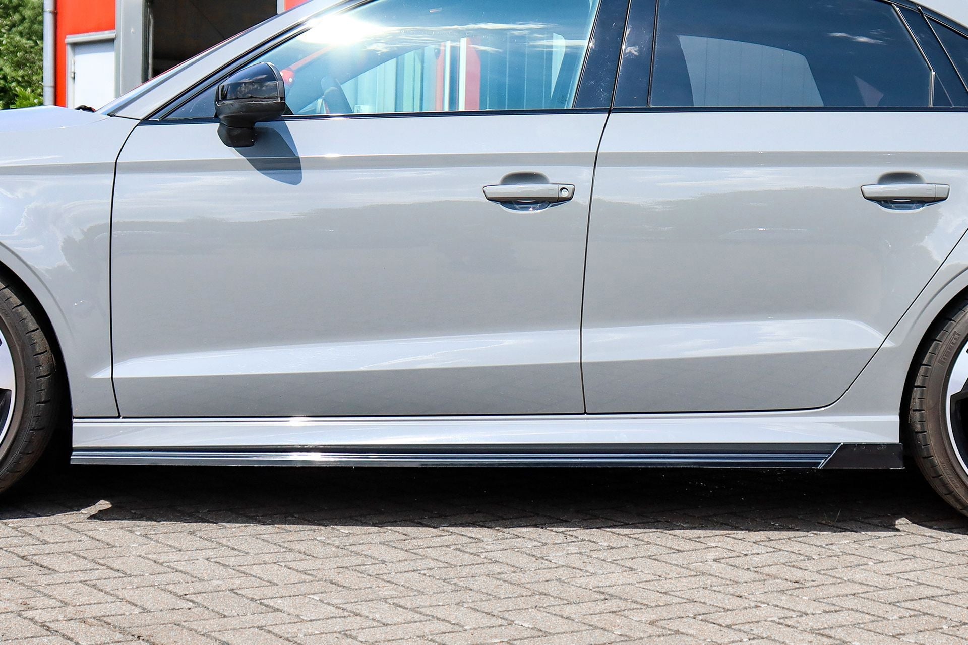 Seitenschweller mit Wings hinten passend für Audi A3 8VS S3 + RS3 Limousine