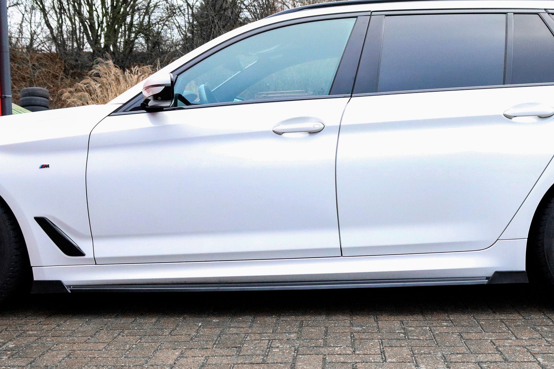 Seitenschweller mit Wings vorne und hinten passend für BMW 5er G30 G31 mit M-Paket