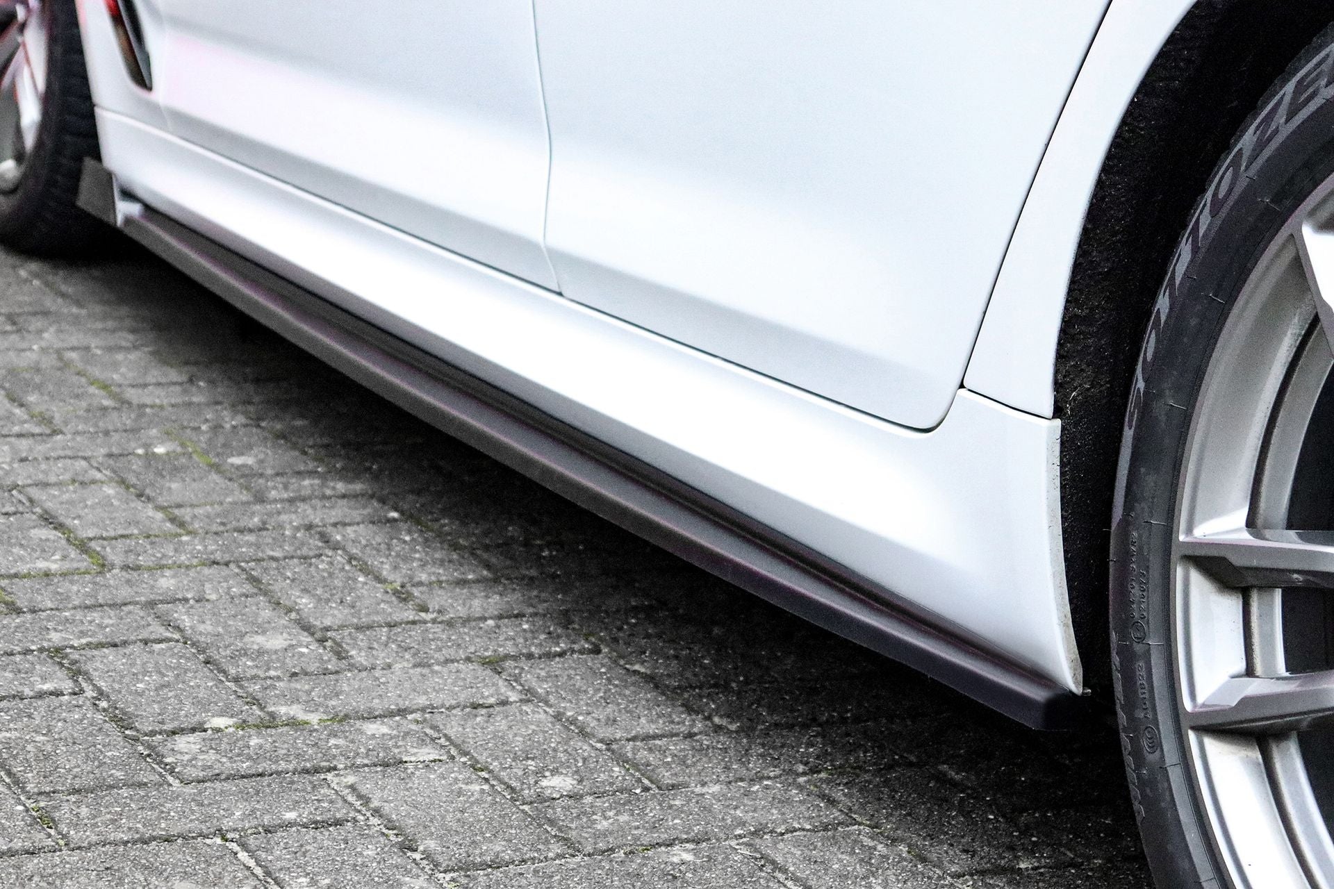 Seitenschweller mit Wings vorne passend für BMW 5er G30 G31 mit M-Paket