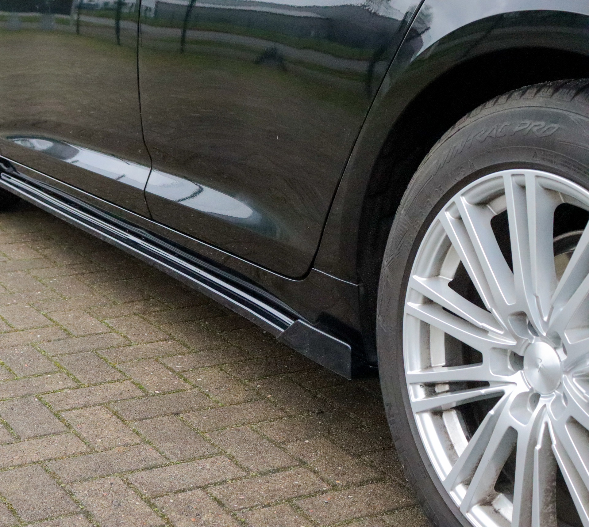 Seitenschwellersatz aus ABS mit seitlichem Wing hinten passend für Audi A6 C8 Typ F2