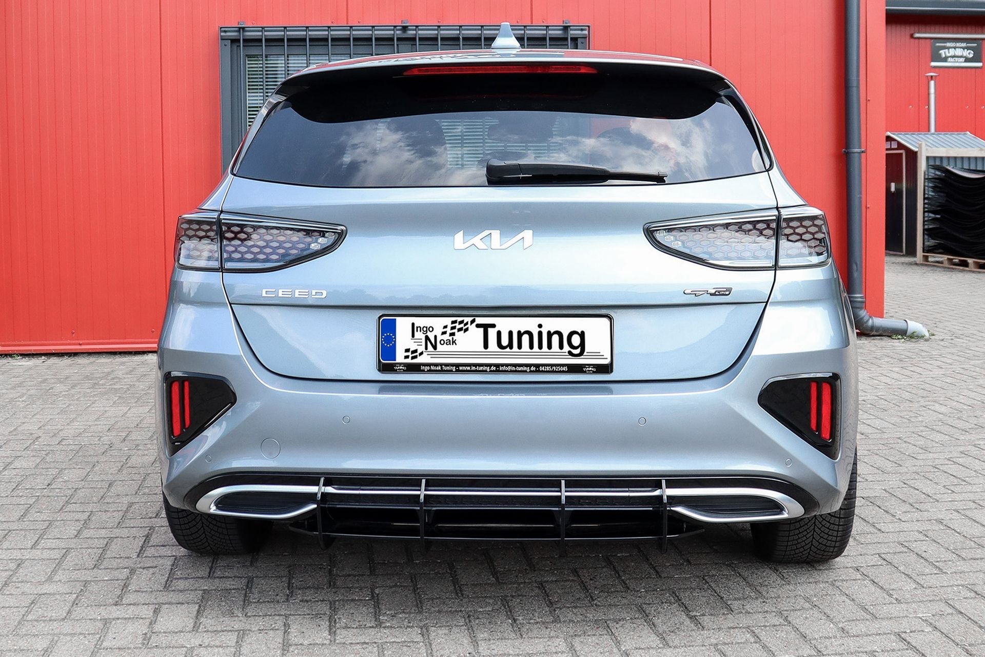 Gefräster Heckansatz aus ABS mit Finnen passend für Kia Ceed SK