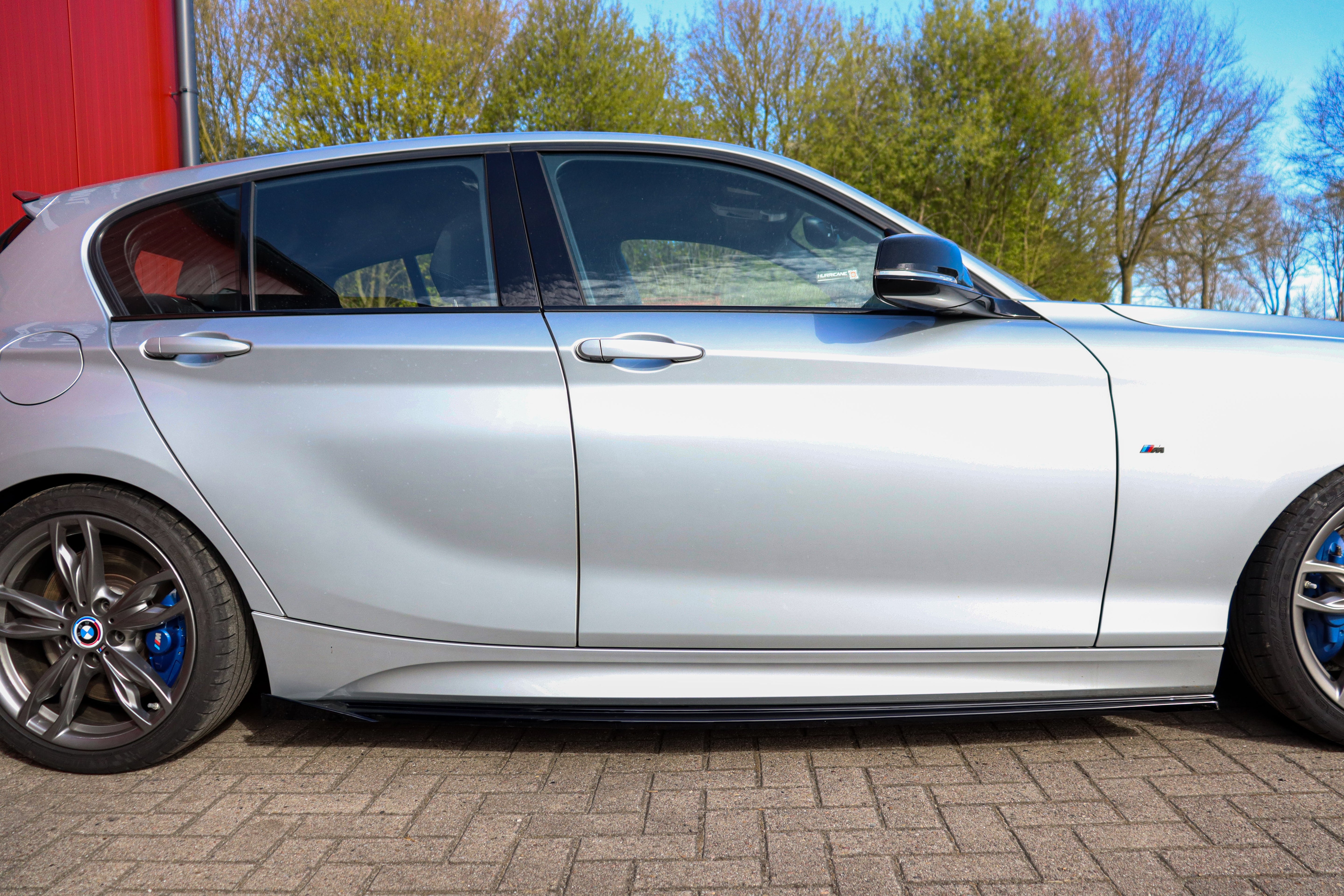 Seitenschweller im Cup Look mit Wings passend für BMW 1er F20/21 M140i & M-Paket