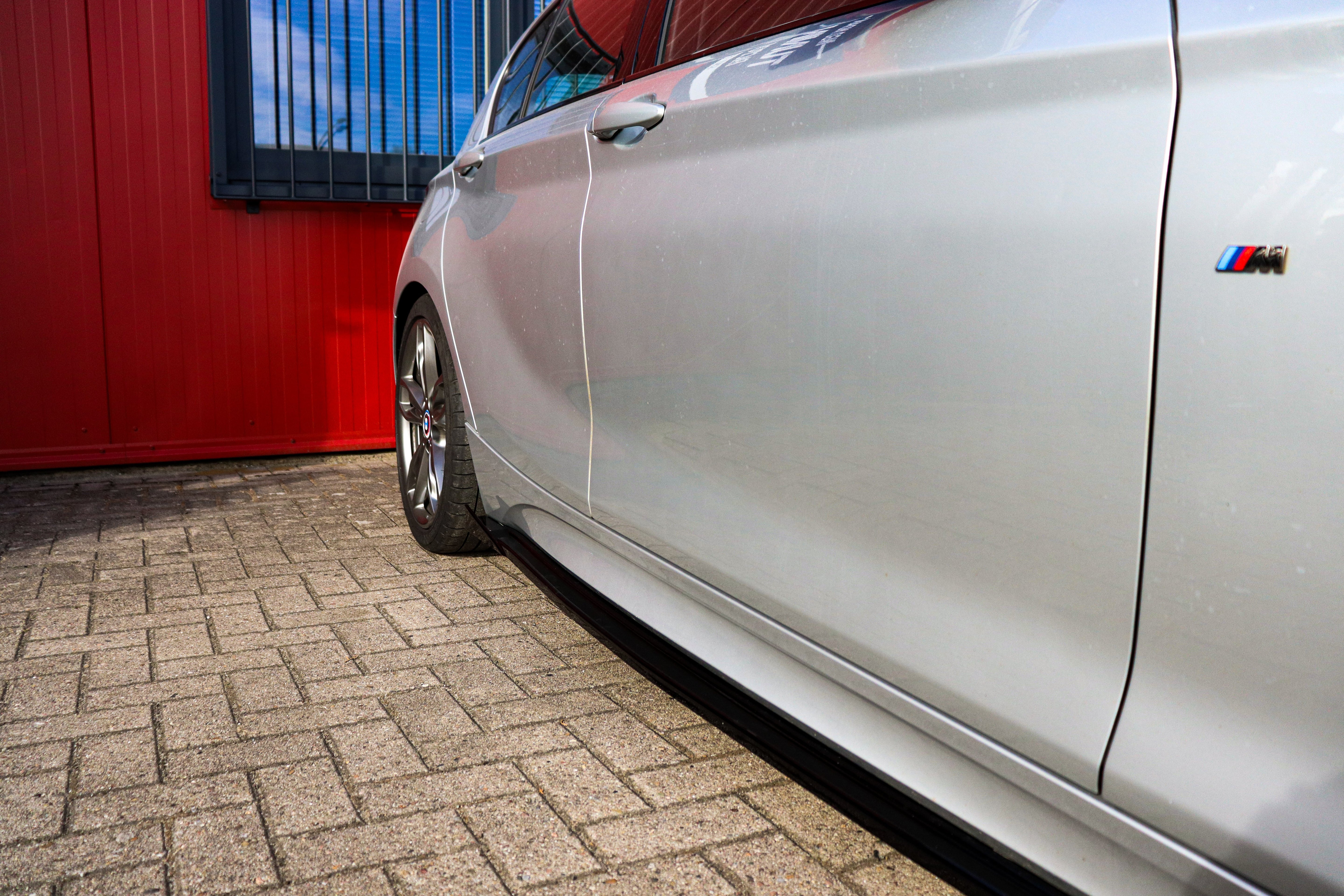 Seitenschweller im Cup Look mit Wings passend für BMW 1er F20/21 M135i