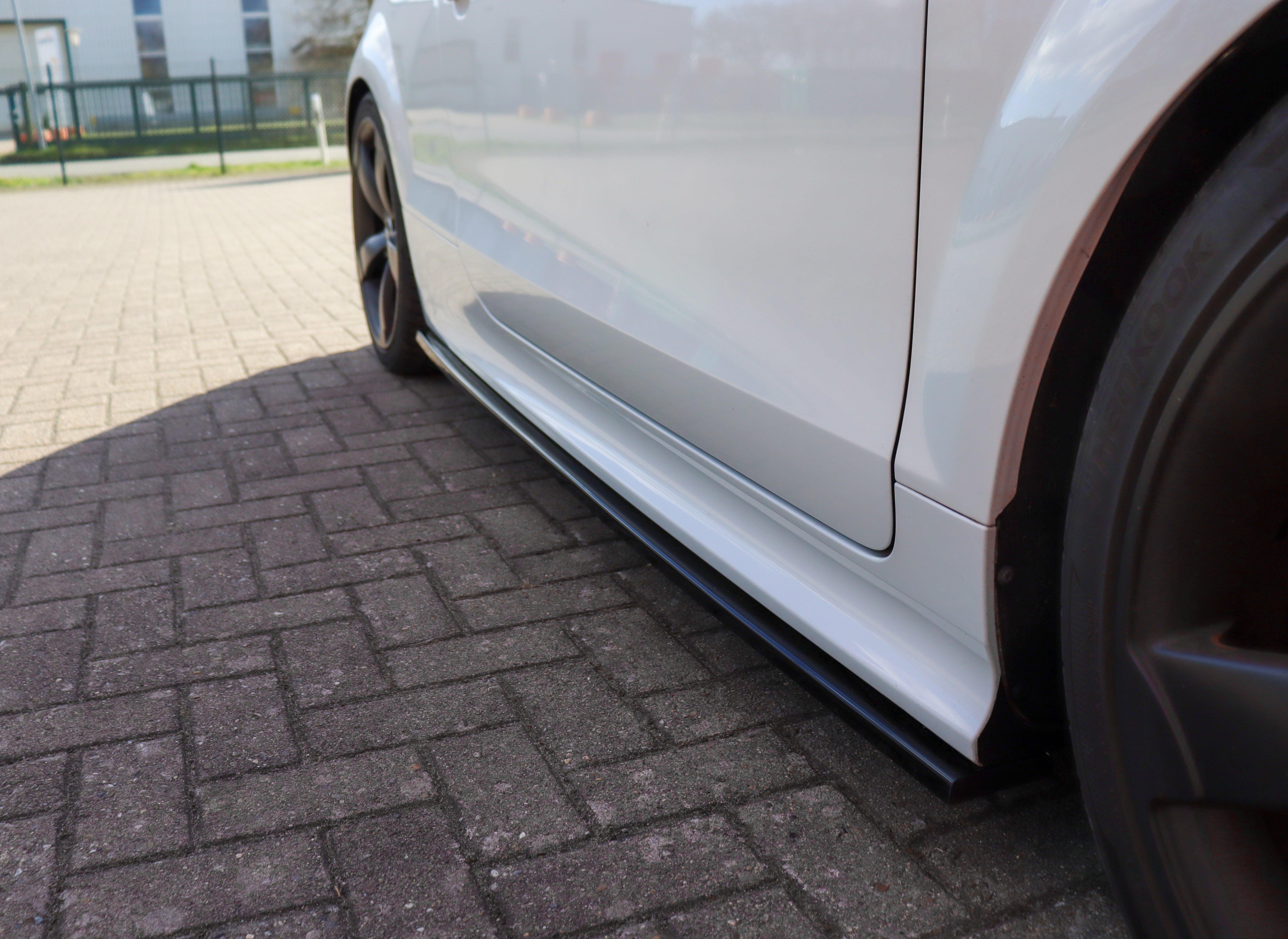 Seitenschweller im Cup Look passend für Audi TT 8J mit S-Line Competition