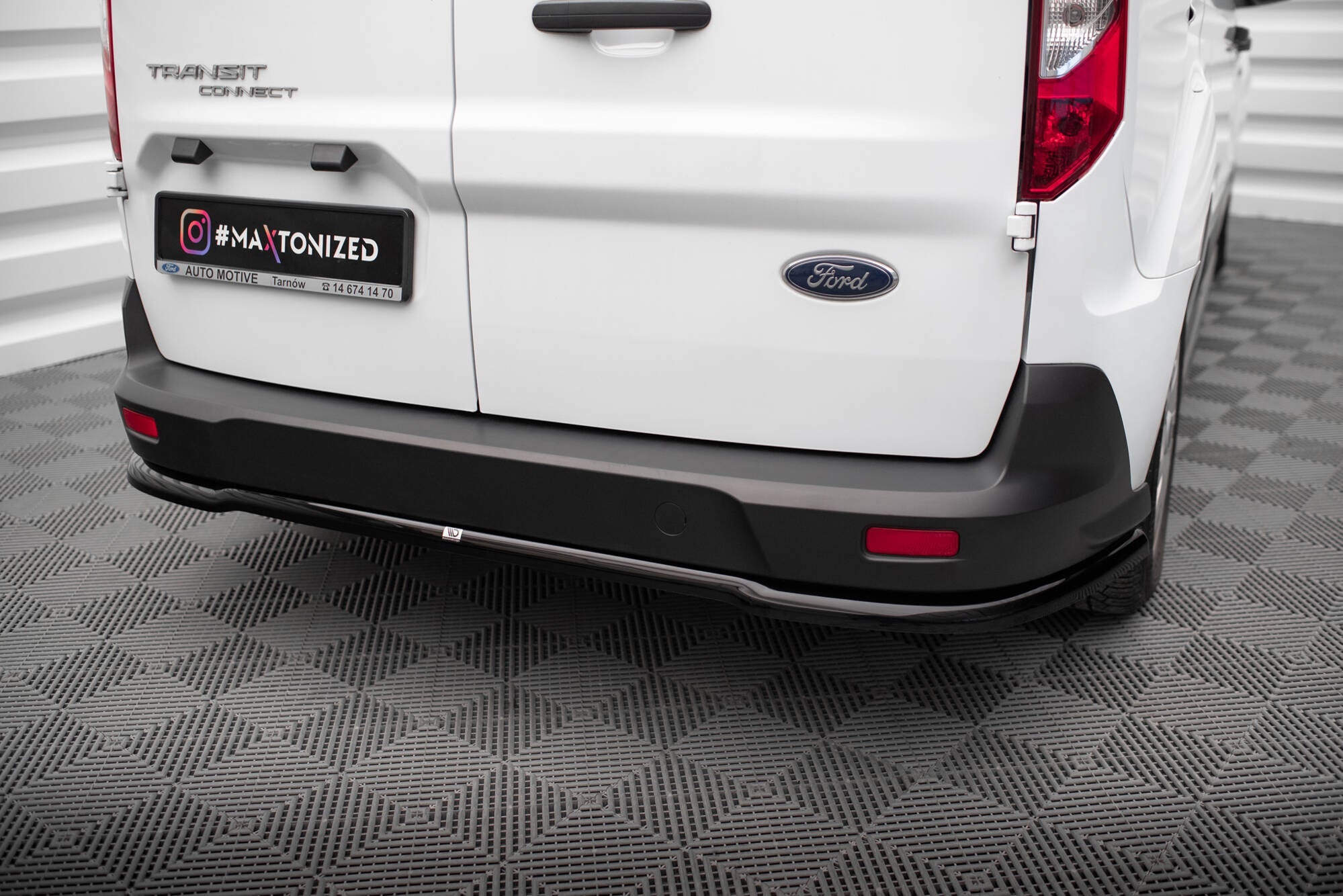 Maxton Design - Diffusor für Ford Transit Connect Mk2 Facelift - Aerowerk.