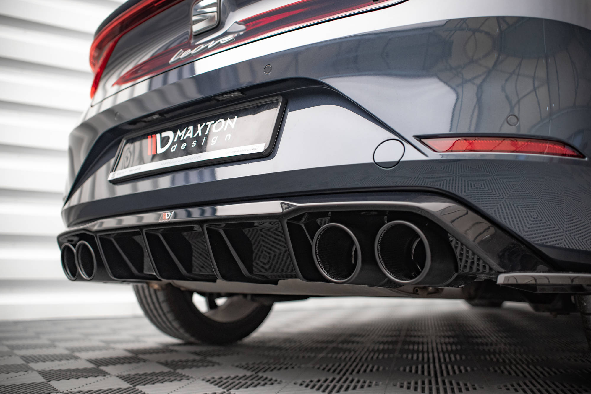 Maxton Design - Diffusor Heck Ansatz + Endrohre für Seat Leon FR Hatchback Mk4 - Aerowerk.
