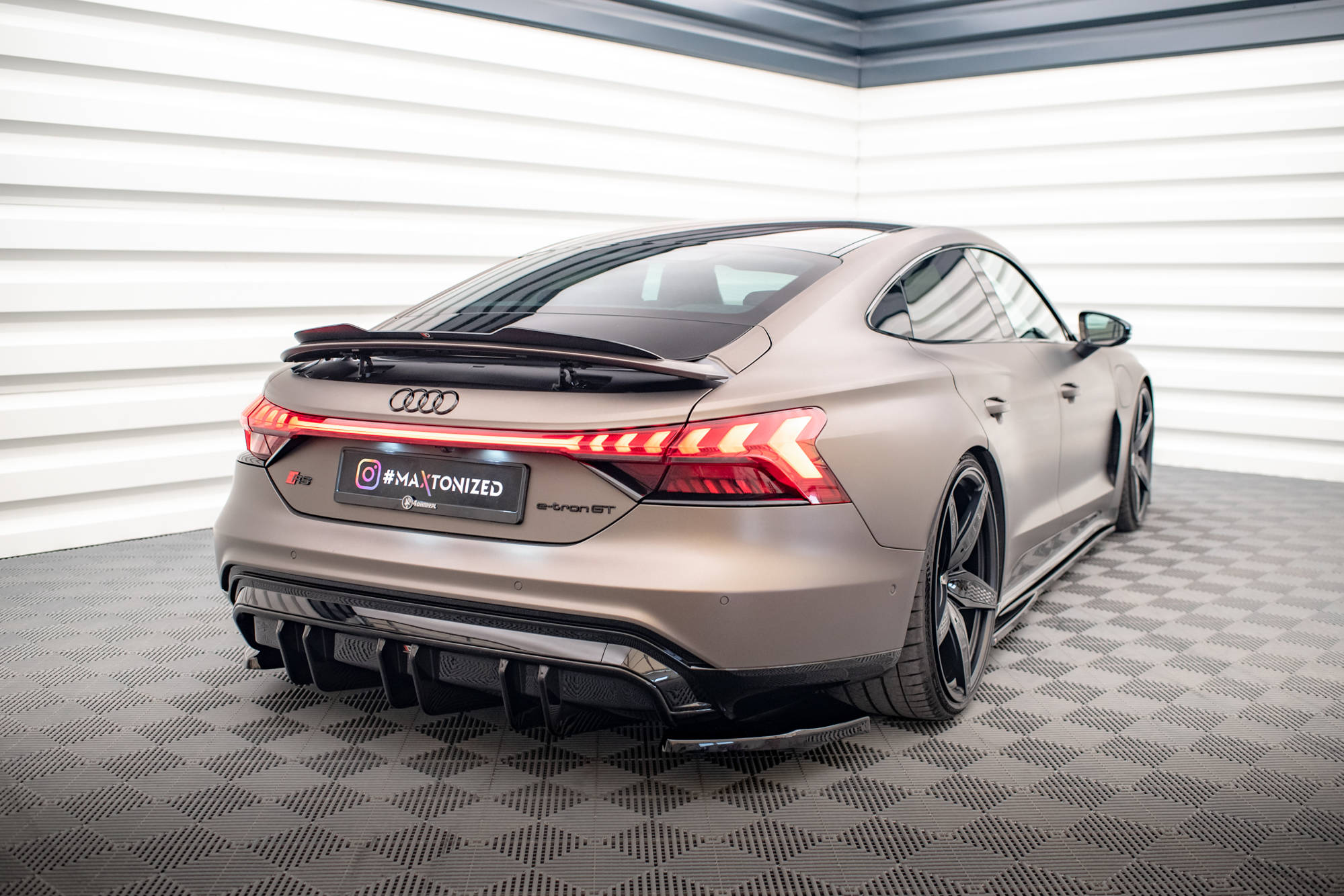 Maxton Design - Diffusor Heck Ansatz für Audi e - Tron GT / RS GT Mk1 - Aerowerk.