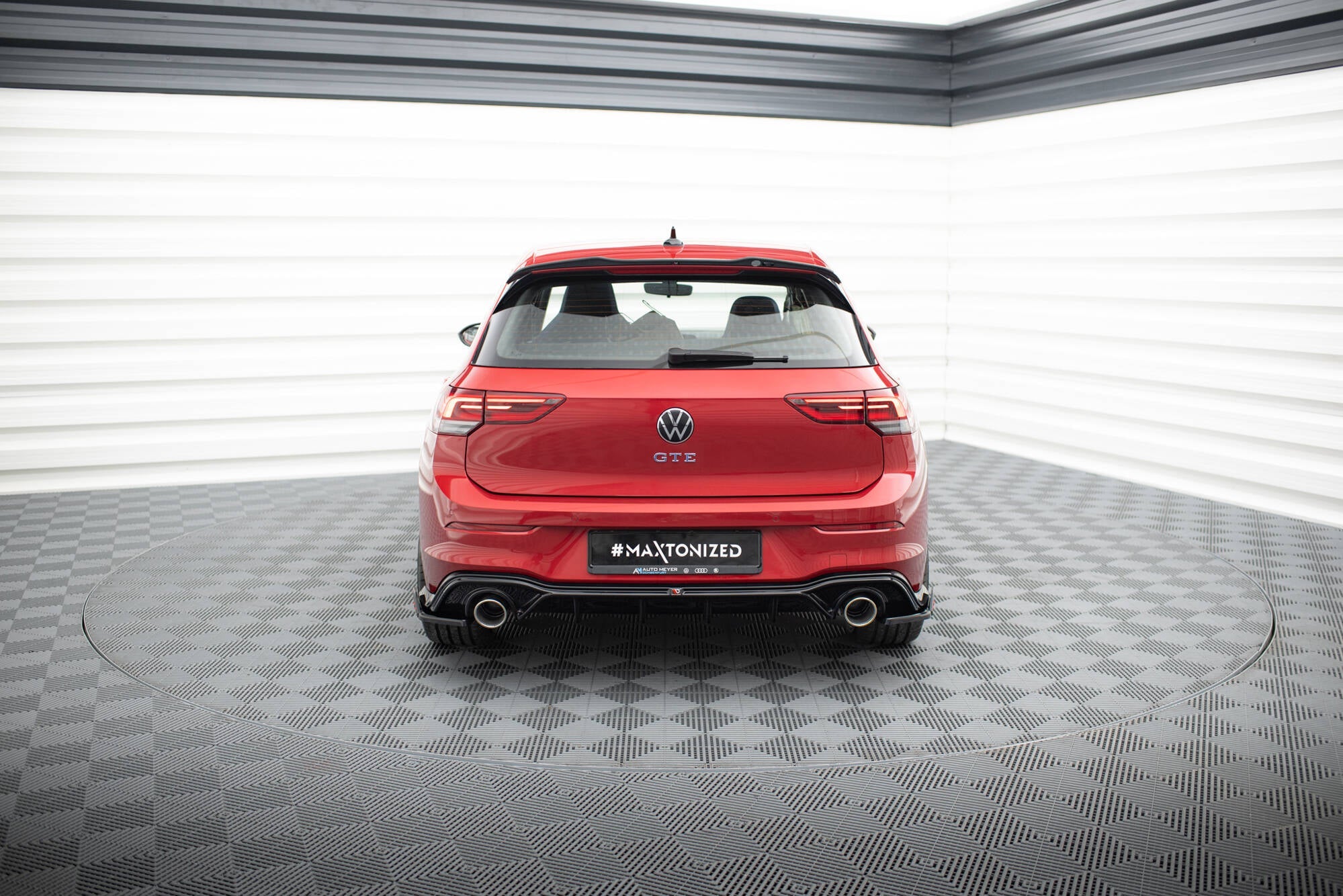 Maxton Design - Diffusor Heck Ansatz für + Endschalldampfer Sportauspuff Attrappe Volkswagen Golf GTE / R - Line Mk8 / Mk8 Facelift - Aerowerk.
