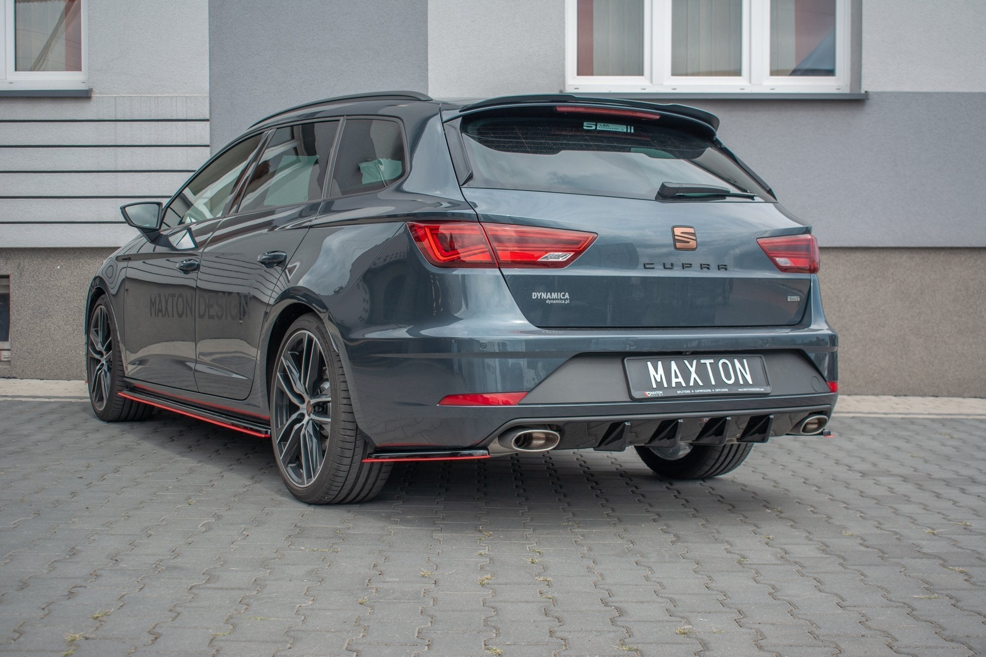 Maxton Design - Diffusor V1 Heck Ansatz für Seat Leon Cupra Mk3 FL Sportstourer - Aerowerk.