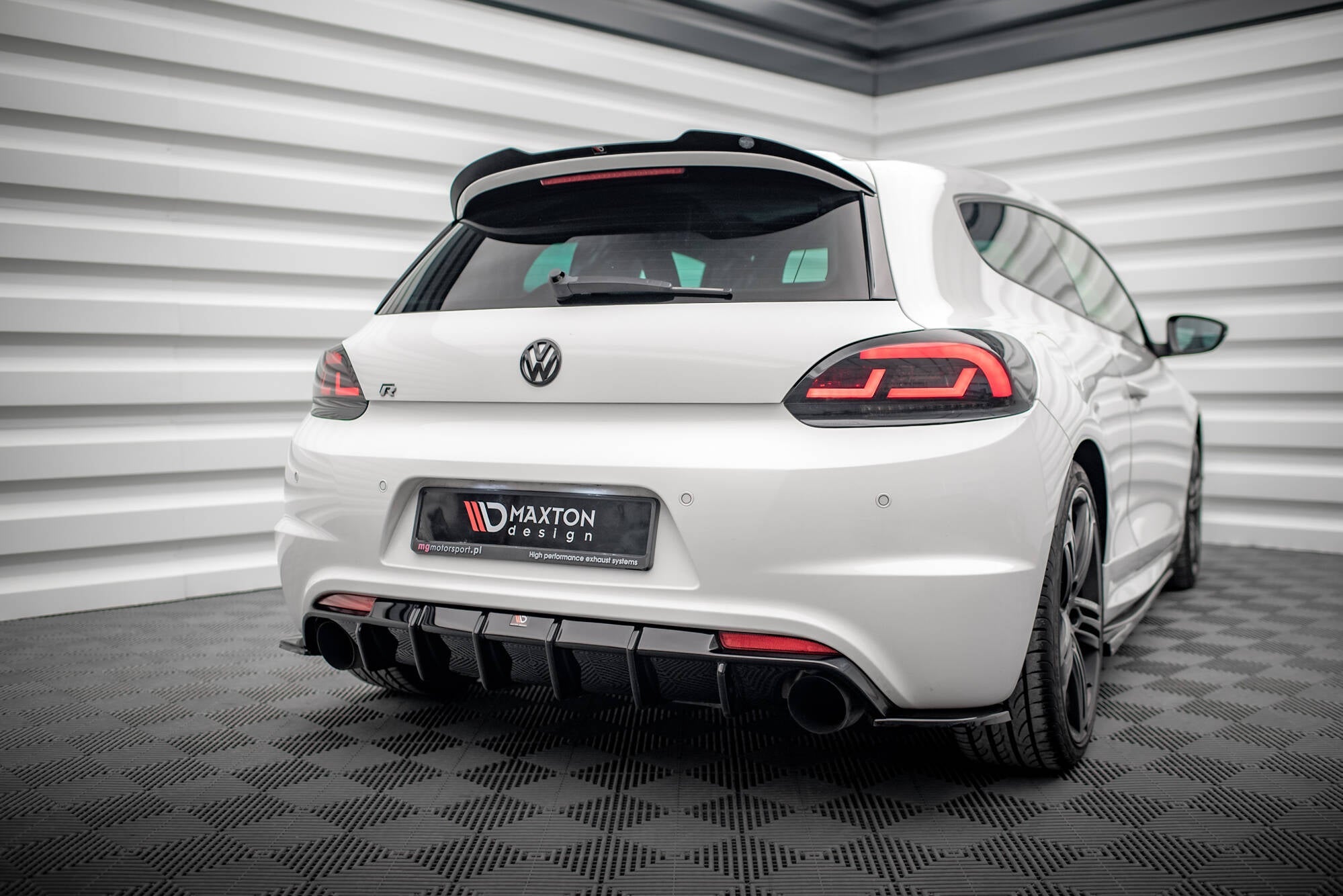 Maxton Design - Diffusor V1 Heck Ansatz für VW Scirocco R Mk3 - Aerowerk.
