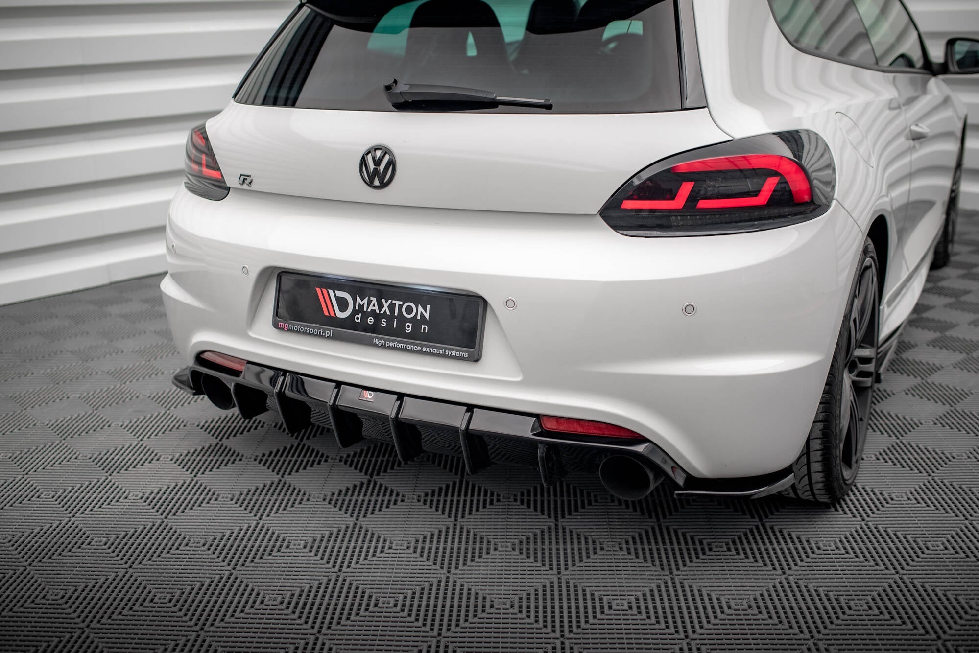 Maxton Design - Diffusor V1 Heck Ansatz für VW Scirocco R Mk3 - Aerowerk.