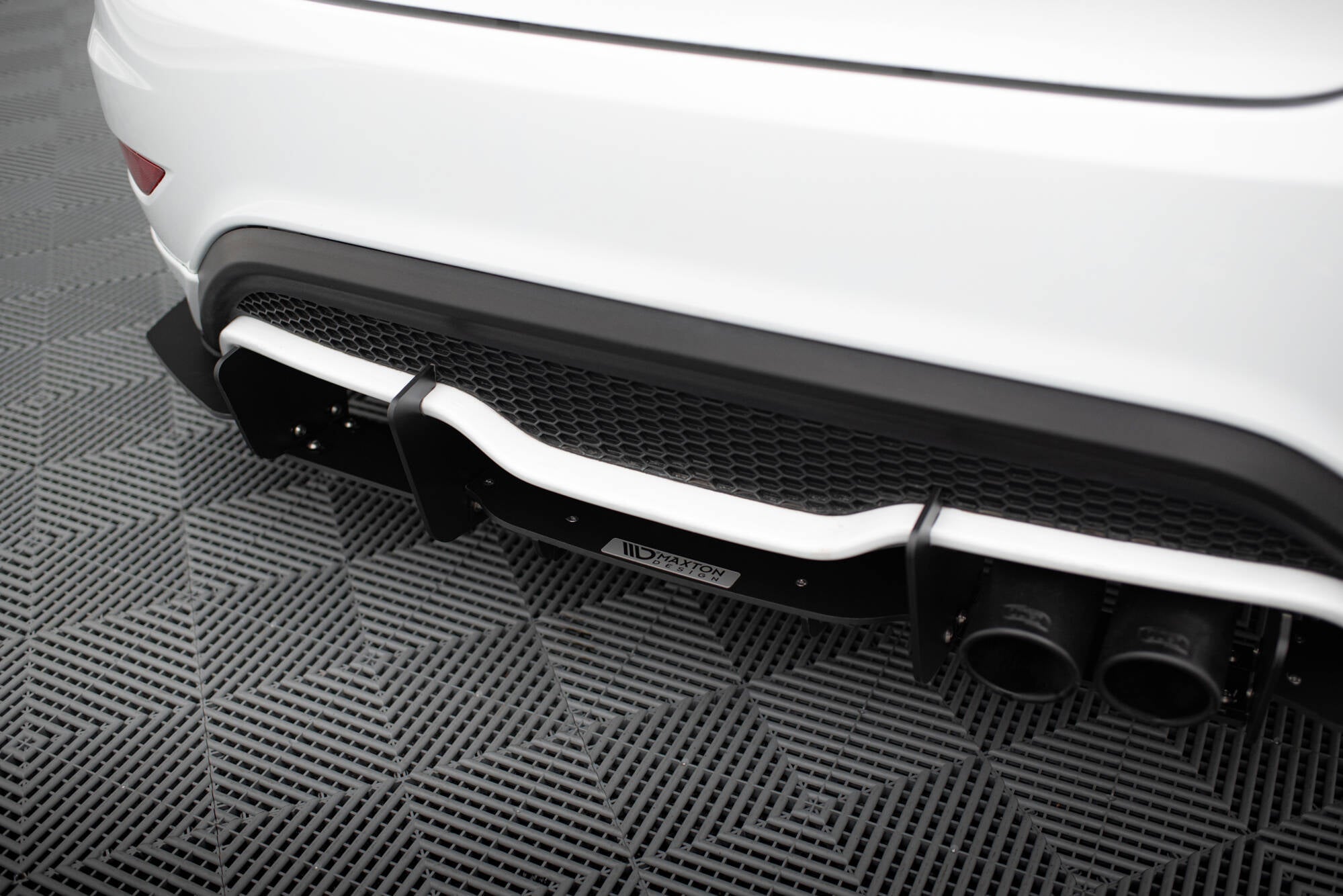 Maxton Design - Diffusor V2 für Ford Fiesta Mk7 ST FL - Aerowerk.