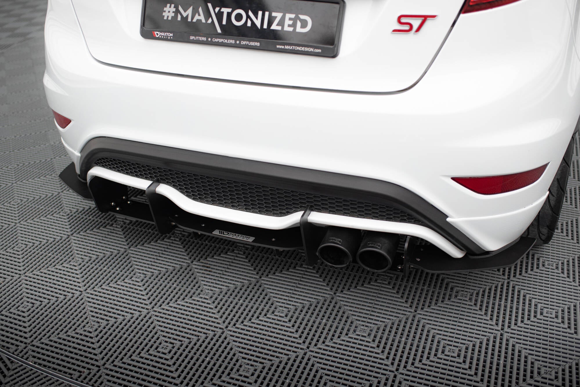 Maxton Design - Diffusor V2 für Ford Fiesta Mk7 ST FL - Aerowerk.