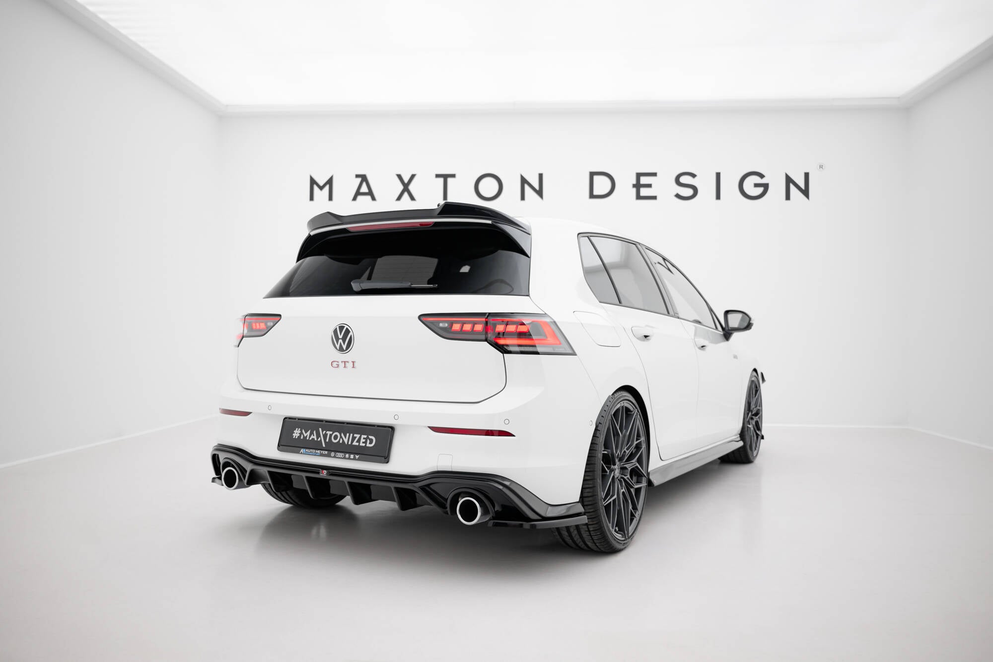 Maxton Design - Diffusor V2 Heck Ansatz für VW Golf GTI Mk8 - Aerowerk.