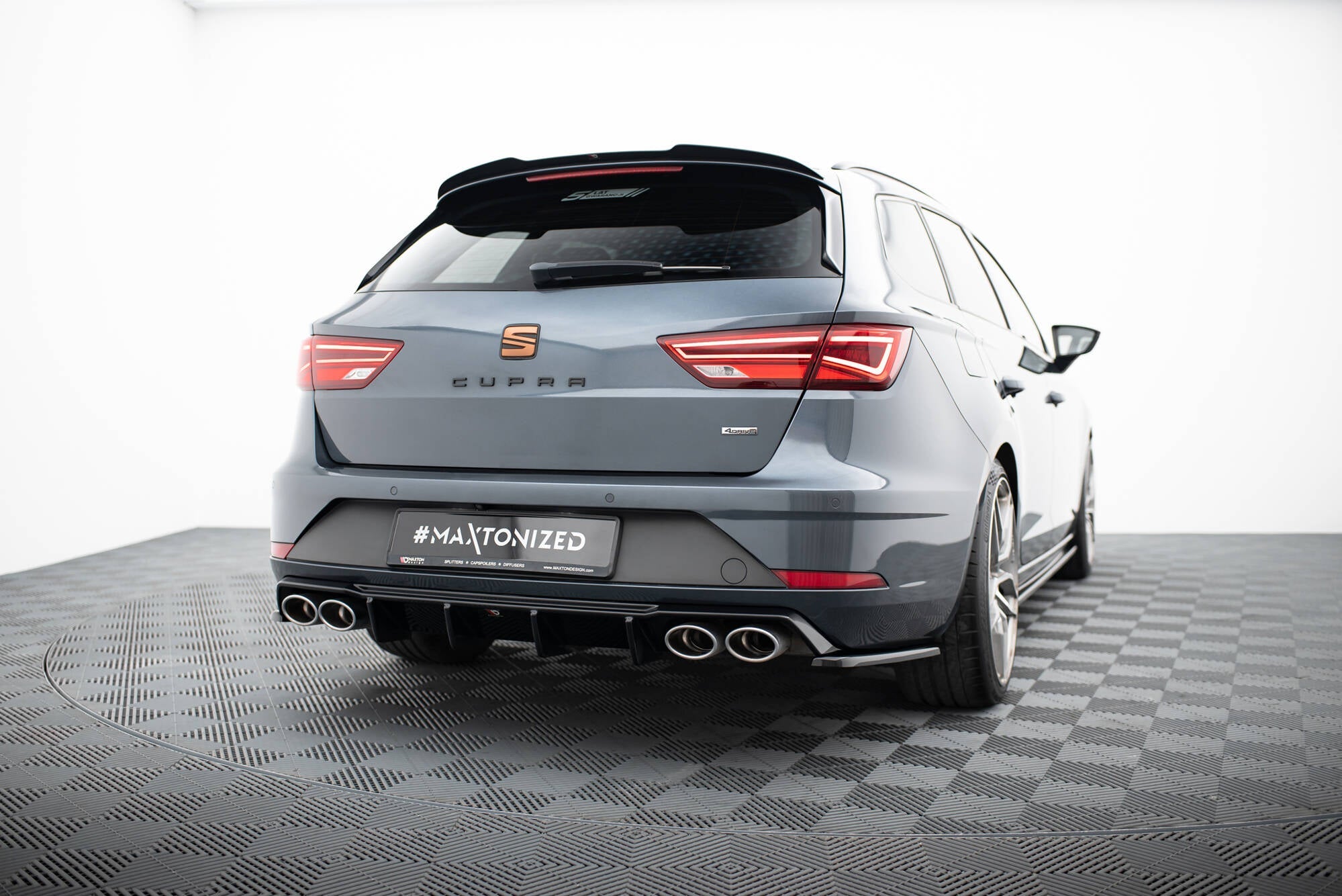 Maxton Design - Diffusor V3 Heck Ansatz für Seat Leon Cupra ST Mk3 FL - Aerowerk.