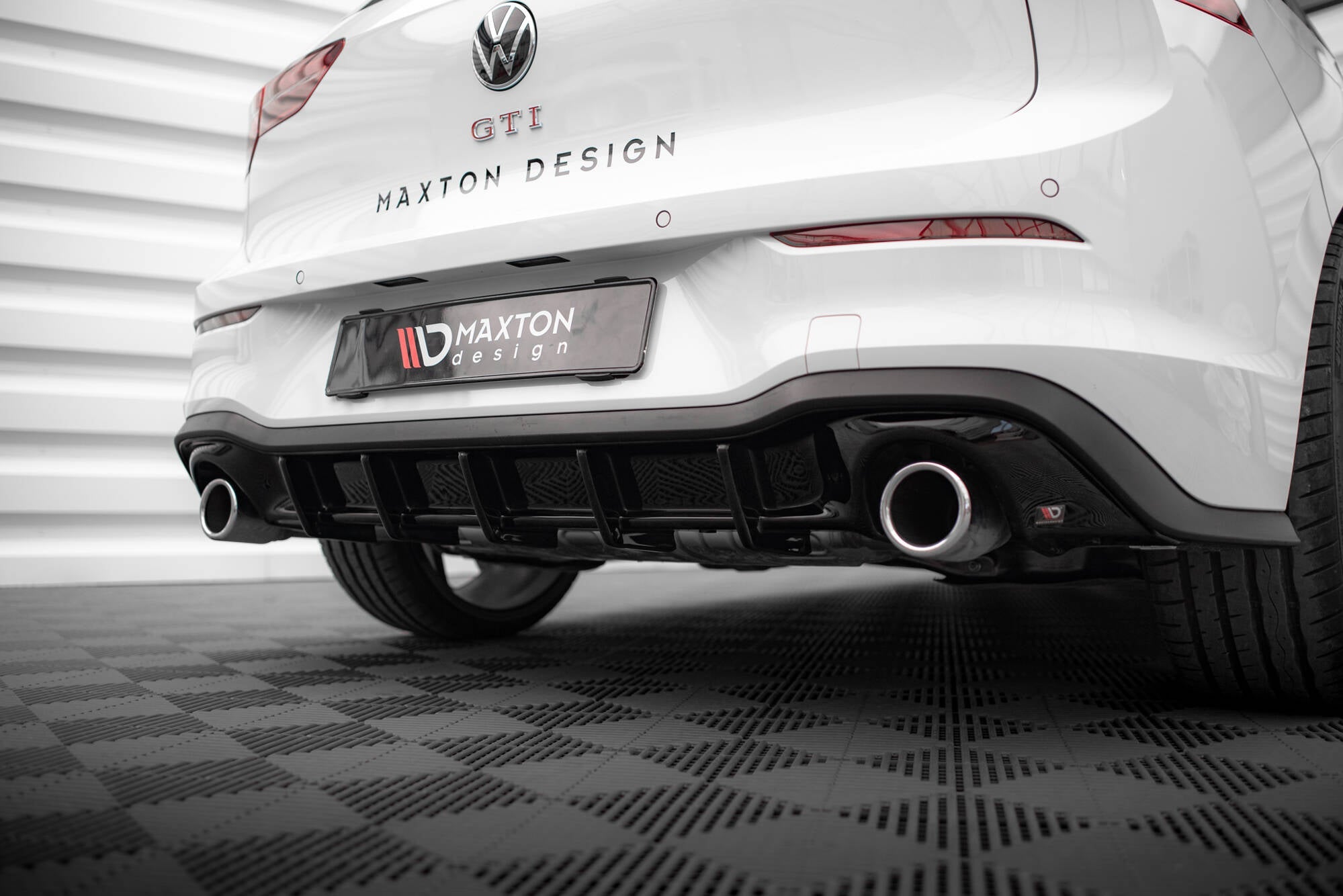 Maxton Design - Diffusor V3 Heck Ansatz für VW Golf GTI Mk8 - Aerowerk.