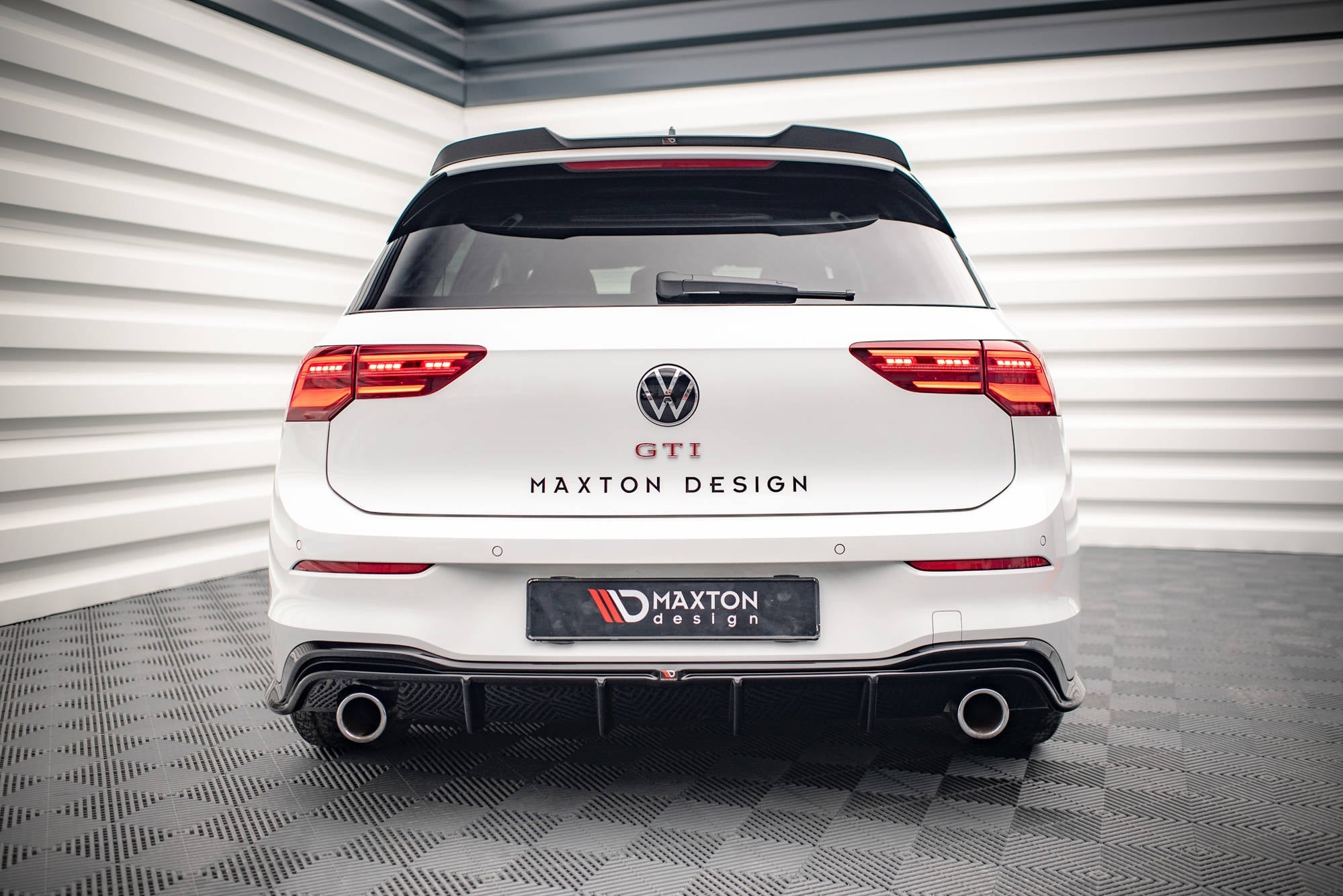 Maxton Design - Diffusor V4 Heck Ansatz für VW Golf GTI Mk8 - Aerowerk.