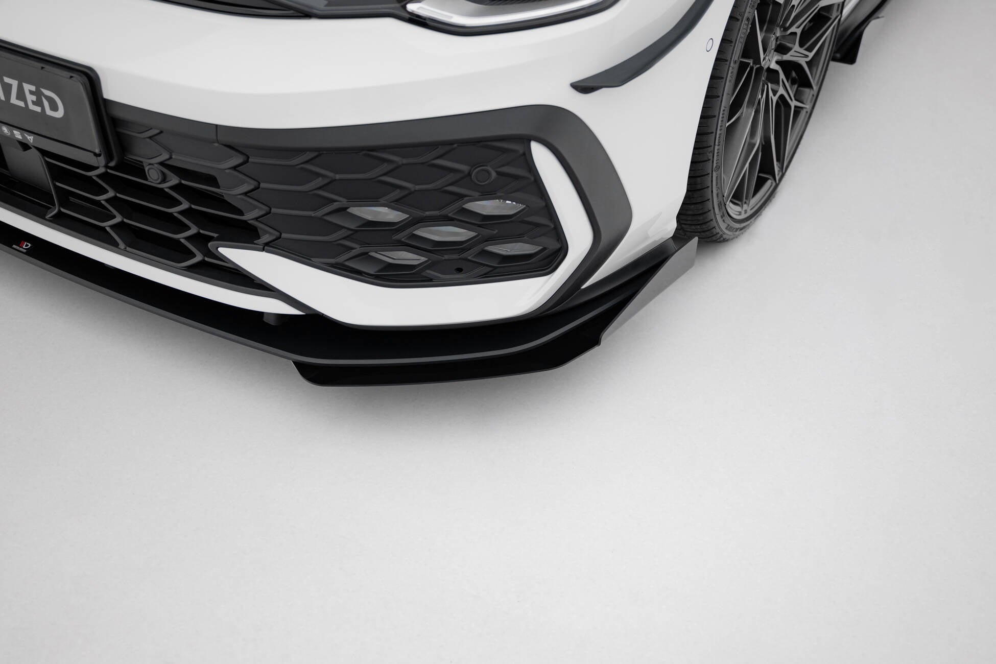 Maxton Design - Flaps für VW Golf GTI / GTE / R - Line Mk8 Facelift - Aerowerk.