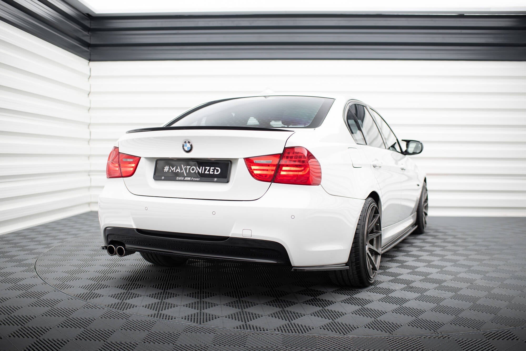 Maxton Design - Flaps Heckansatz Diffusor für BMW 3er E90 M Paket - Aerowerk.