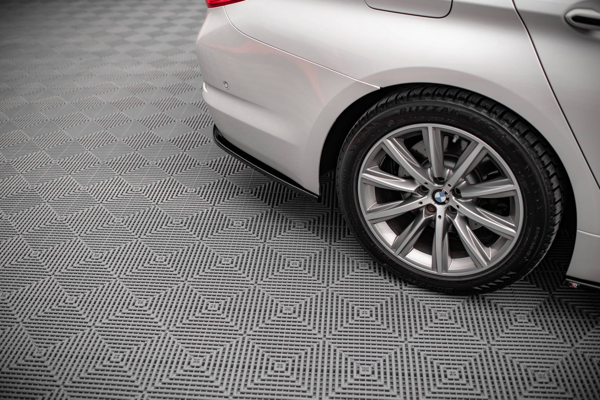 Maxton Design - Flaps Heckansatz Diffusor für BMW 5er G30 / G31 - Aerowerk.