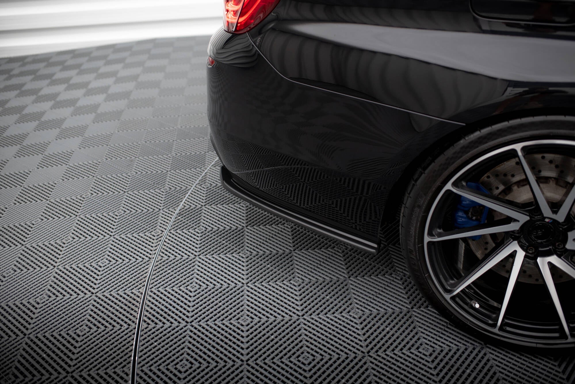 Maxton Design - Flaps Heckansatz Diffusor für BMW M5 F10 - Aerowerk.