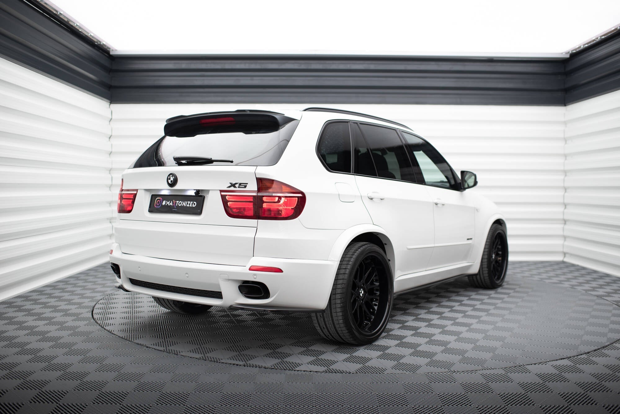 Maxton Design - Flaps Heckansatz Diffusor für BMW X5 E70 Facelift M Paket - Aerowerk.